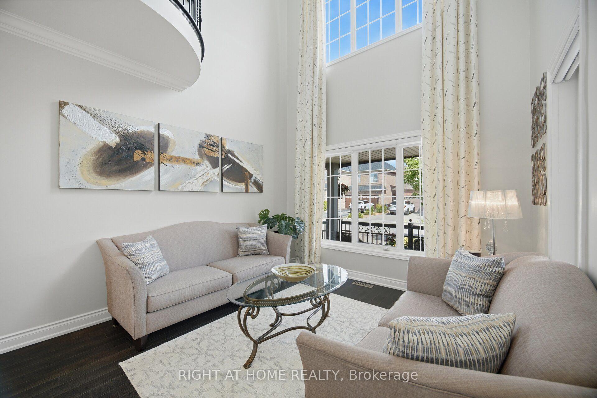 Photo 8 of 44 Crew Crescent, Vaughan, Vellore Village — HOMEH