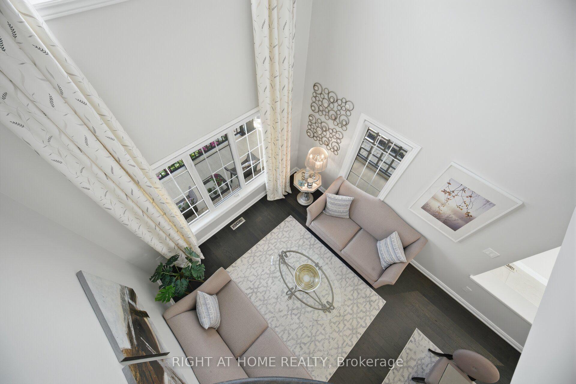 Photo 9 of 44 Crew Crescent, Vaughan, Vellore Village — HOMEH