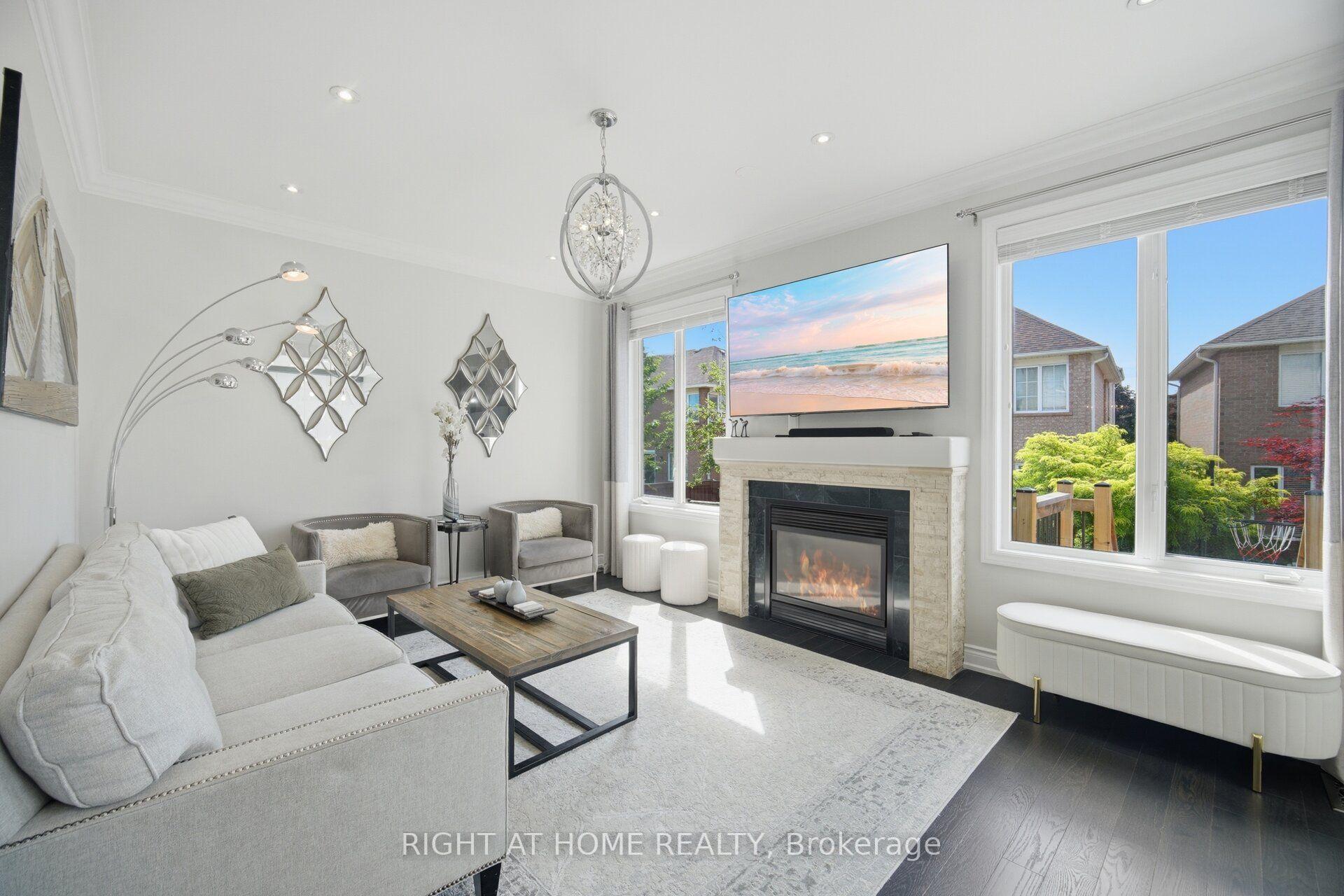Photo 12 of 44 Crew Crescent, Vaughan, Vellore Village — HOMEH
