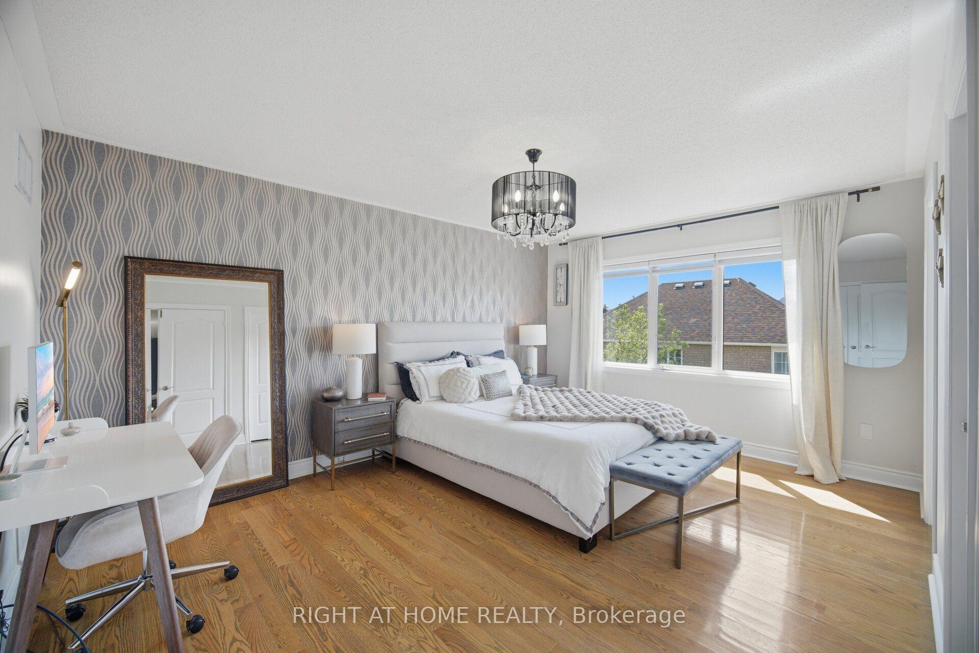 Photo 24 of 44 Crew Crescent, Vaughan, Vellore Village — HOMEH