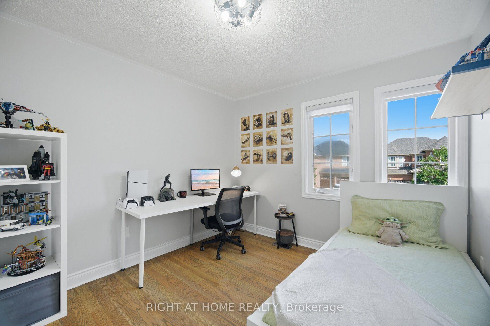 Photo 32 of 44 Crew Crescent, Vaughan, Vellore Village — HOMEH