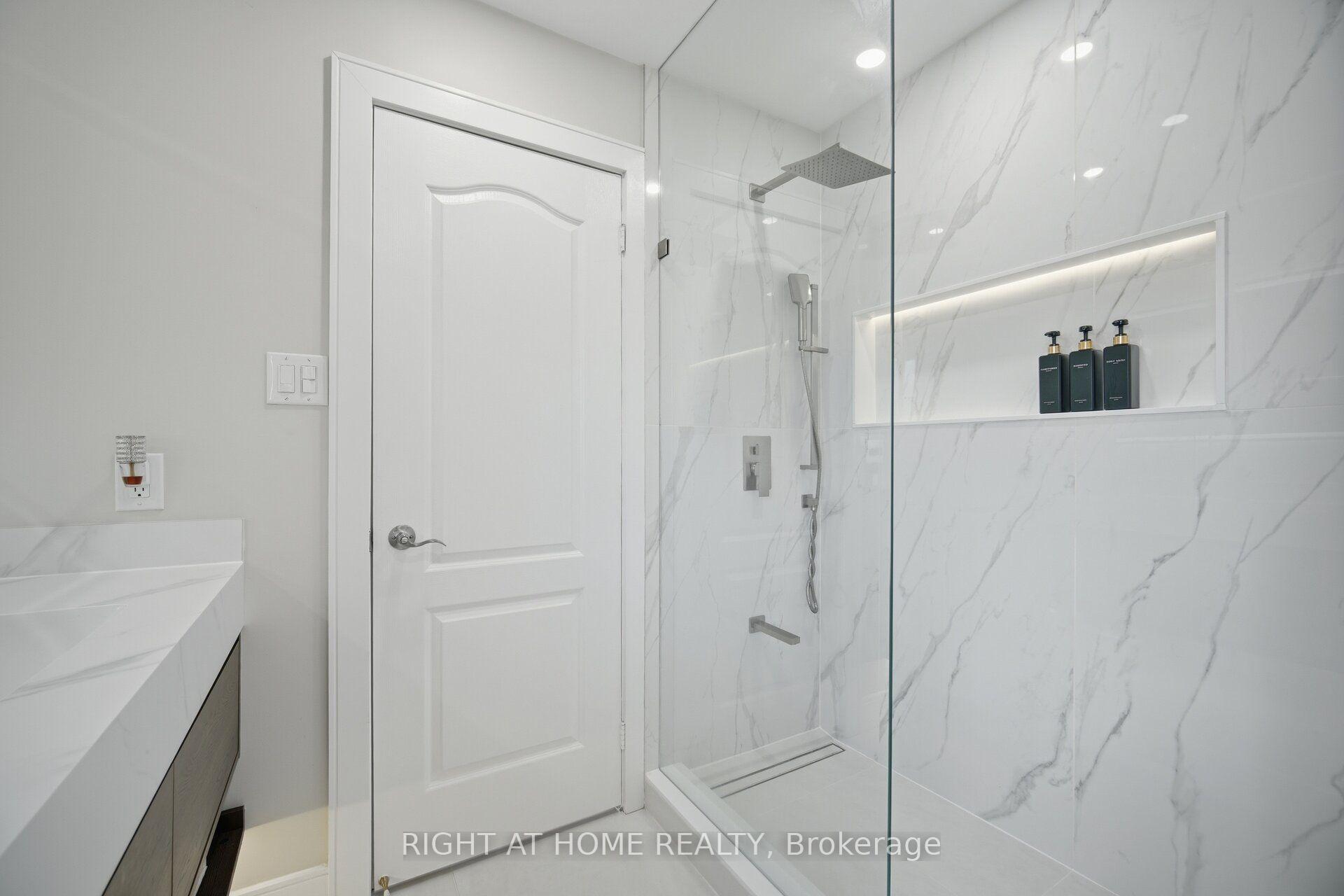 Photo 36 of 44 Crew Crescent, Vaughan, Vellore Village — HOMEH