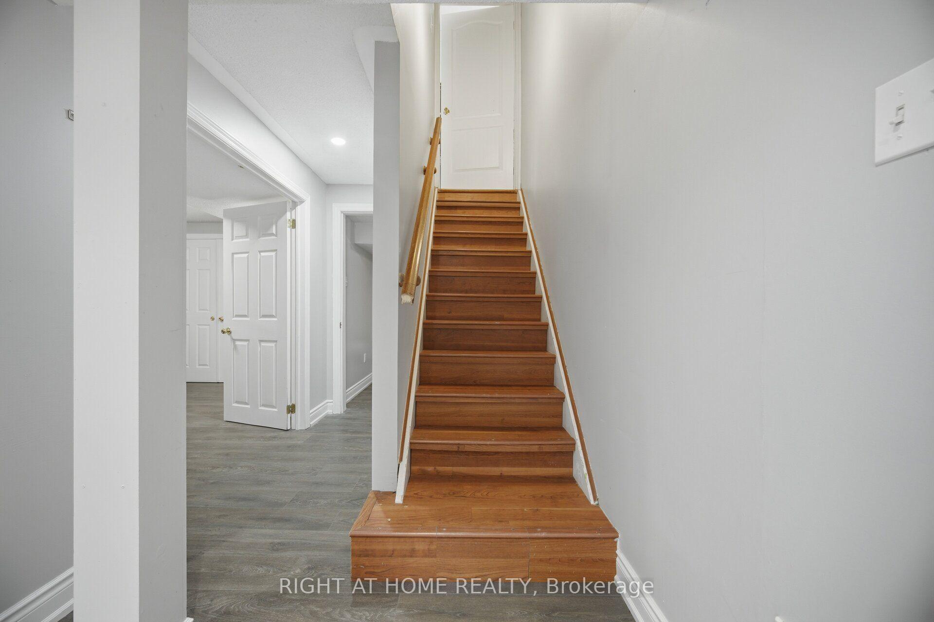 Photo 37 of 44 Crew Crescent, Vaughan, Vellore Village — HOMEH