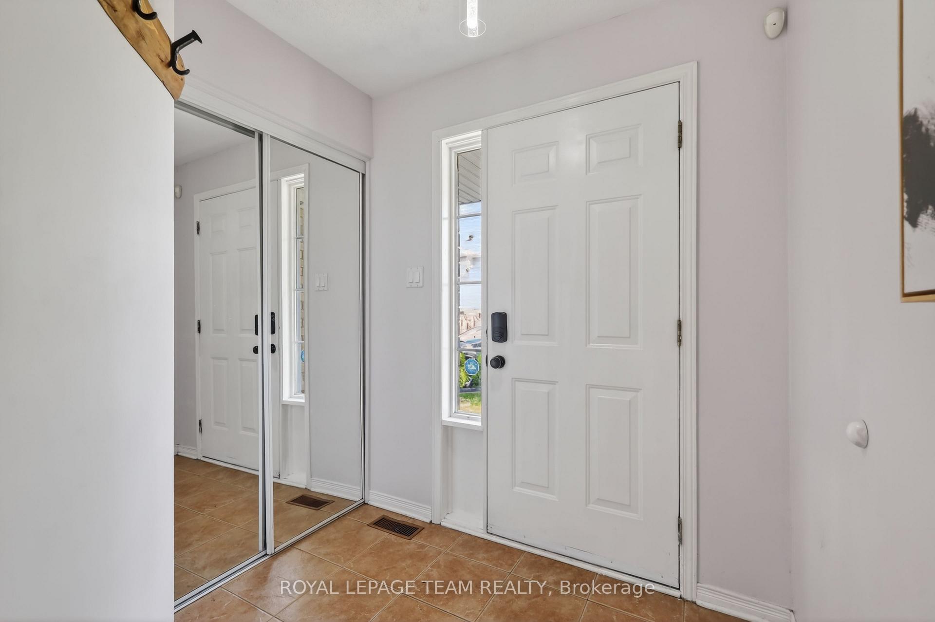 Photo 5 of 2859 Millstream Way, Ottawa, Emerald Woods/Sawmill Creek — HOMEH