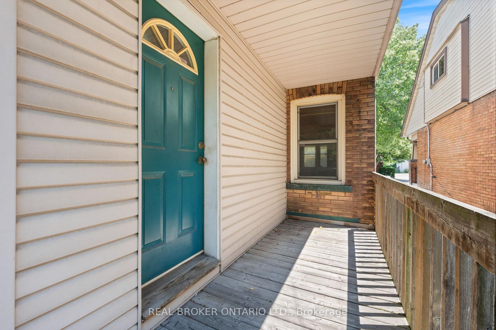 Photo 19 of 23 Edgemont Street N, Hamilton, Crown Point — HOMEH