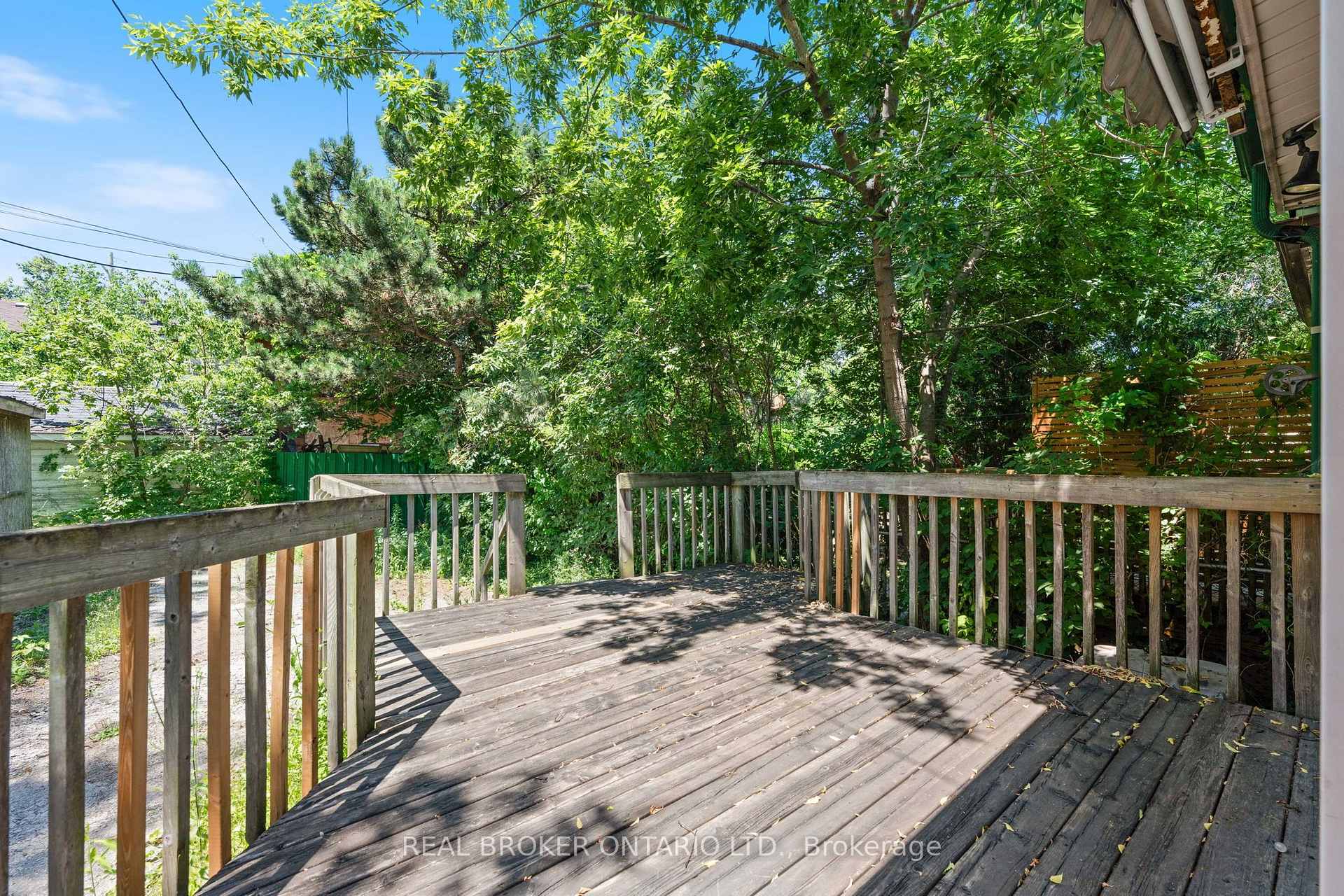 Photo 20 of 23 Edgemont Street N, Hamilton, Crown Point — HOMEH