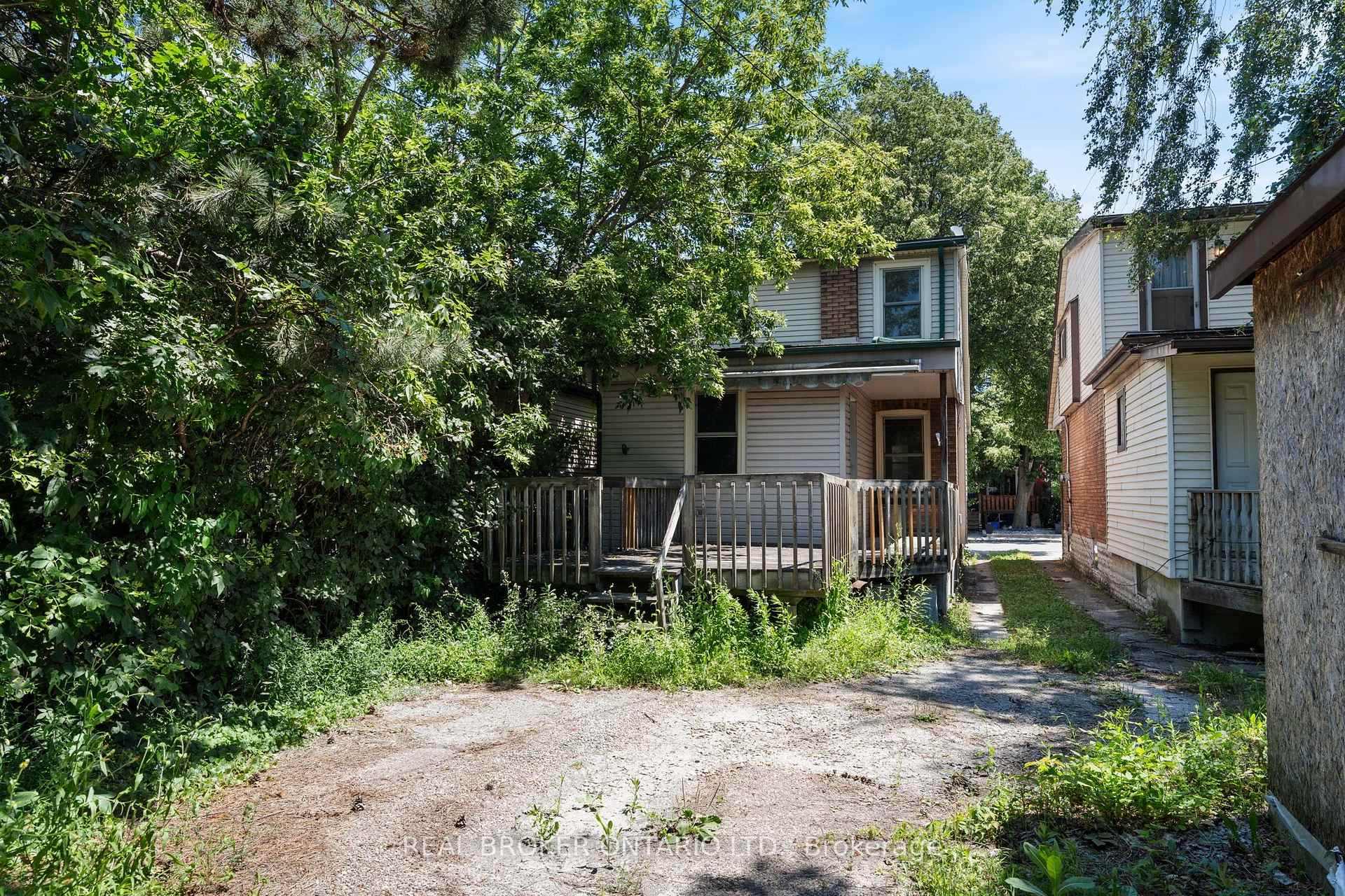 Photo 21 of 23 Edgemont Street N, Hamilton, Crown Point — HOMEH