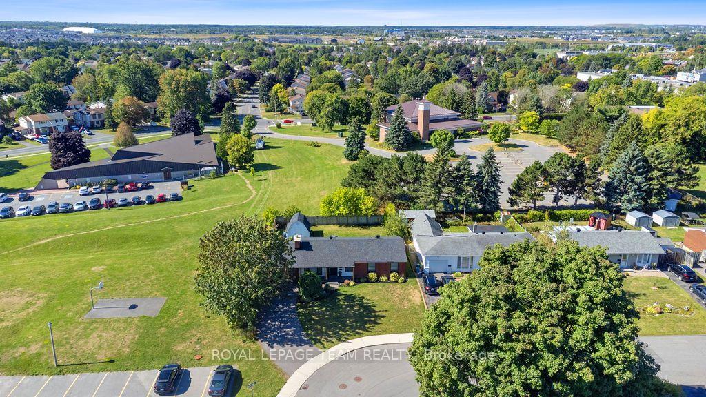 Photo 2 of 194 Morrena Road, Ottawa, Kanata - Glencairn/Hazeldean — HOMEH
