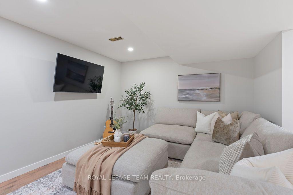 Photo 18 of 194 Morrena Road, Ottawa, Kanata - Glencairn/Hazeldean — HOMEH