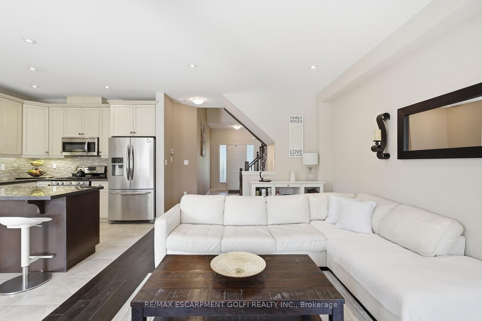 Photo 4 of 4473 Garden Gate Terrace, Lincoln, Beamsville — HOMEH