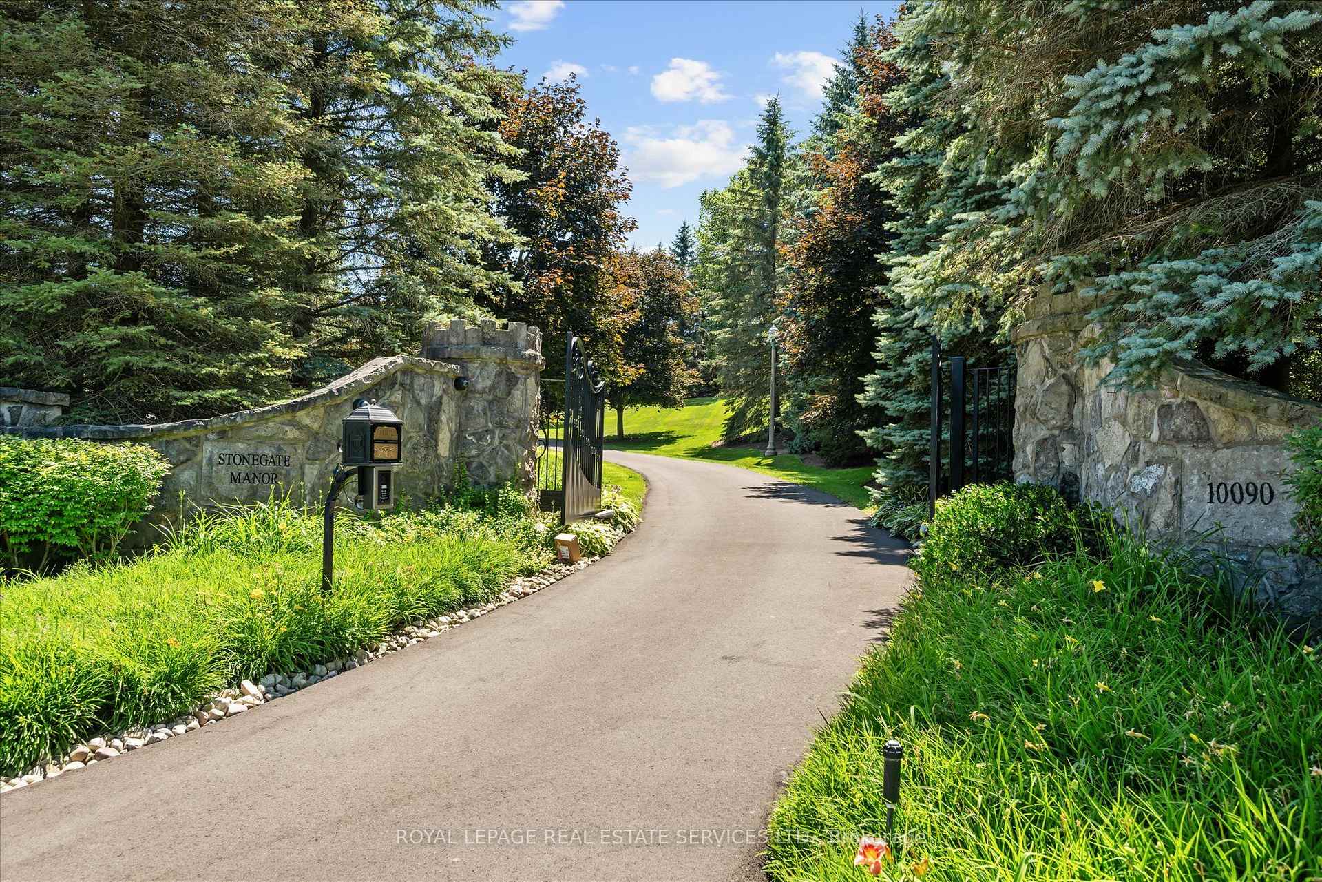 Photo 2 of 10090 Pineview Trail, Milton, Rural Milton West — HOMEH