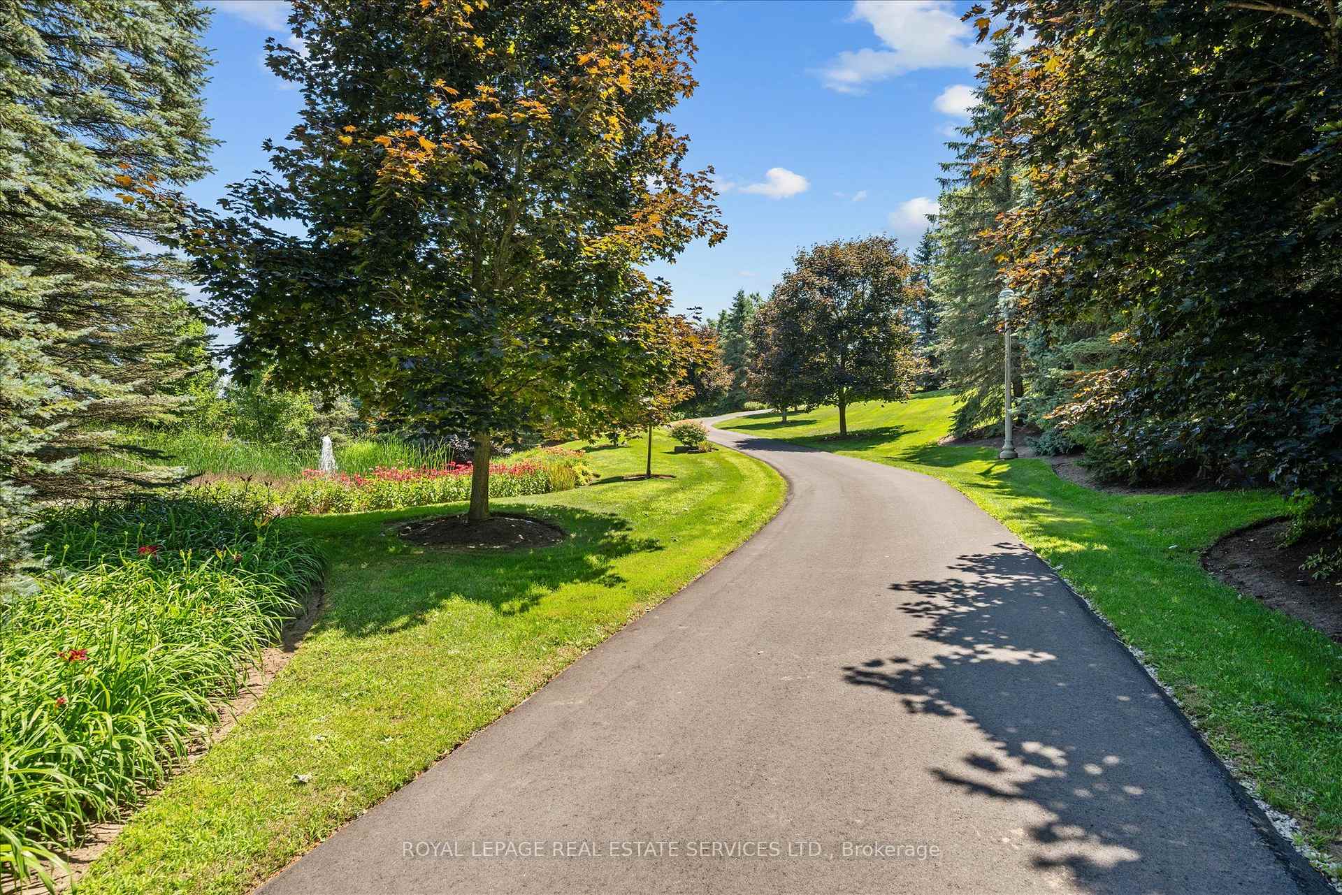 Photo 3 of 10090 Pineview Trail, Milton, Rural Milton West — HOMEH