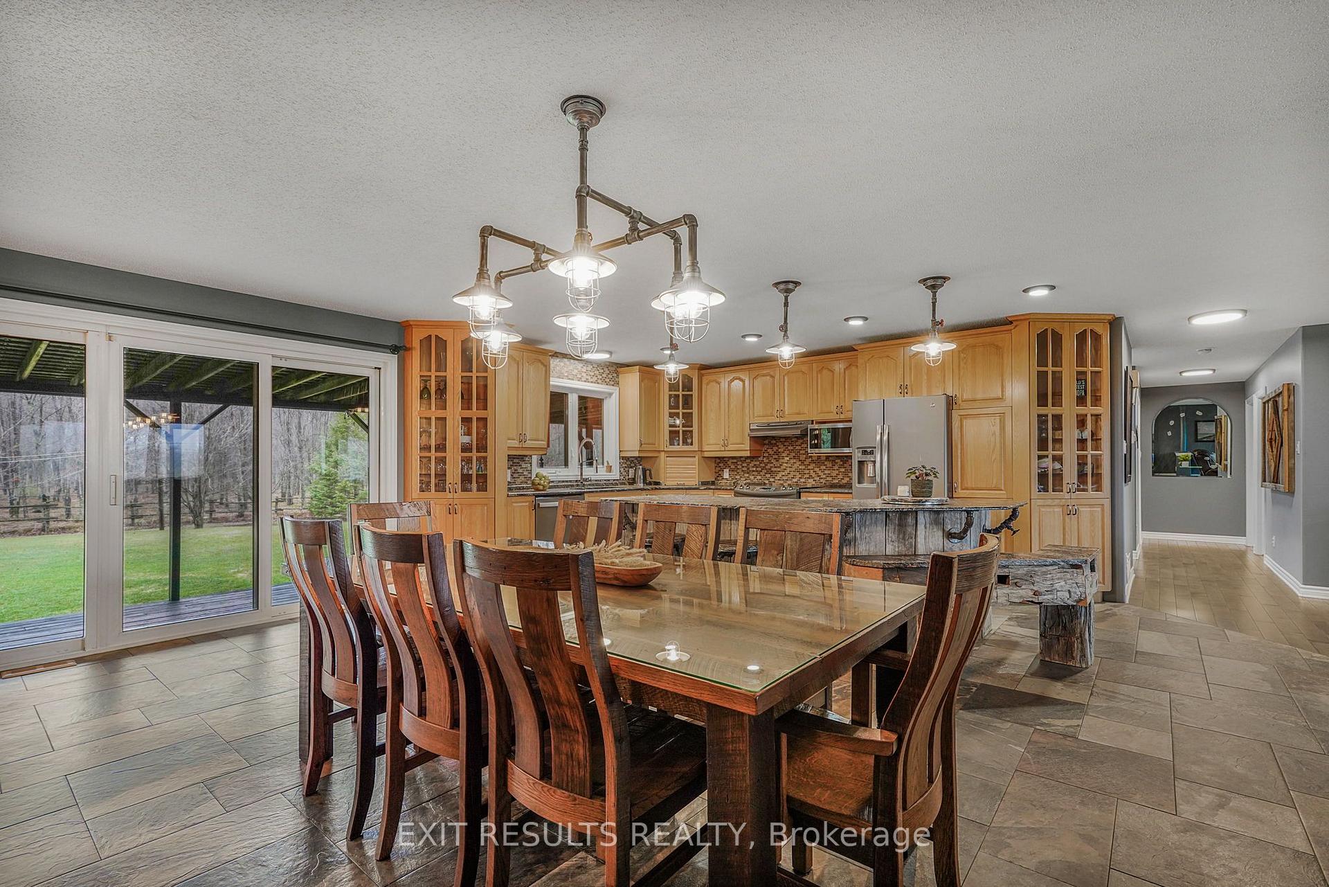 Photo 13 of 638 St Thomas Road E, Russell, Russell Twp — HOMEH