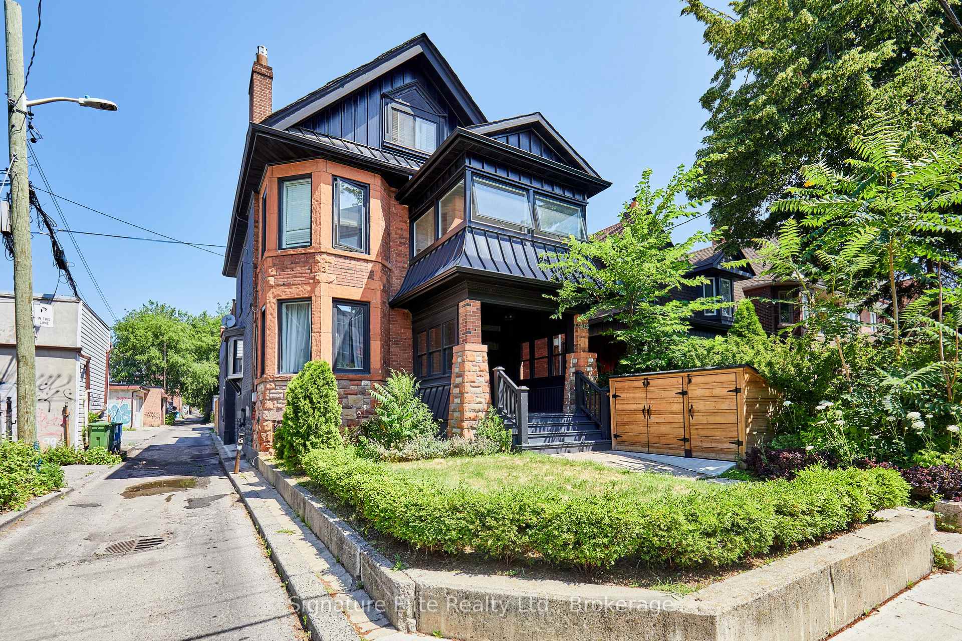 Photo 4 of Unit Upper, 124 Geoffrey Street, Toronto, Roncesvalles — HOMEH
