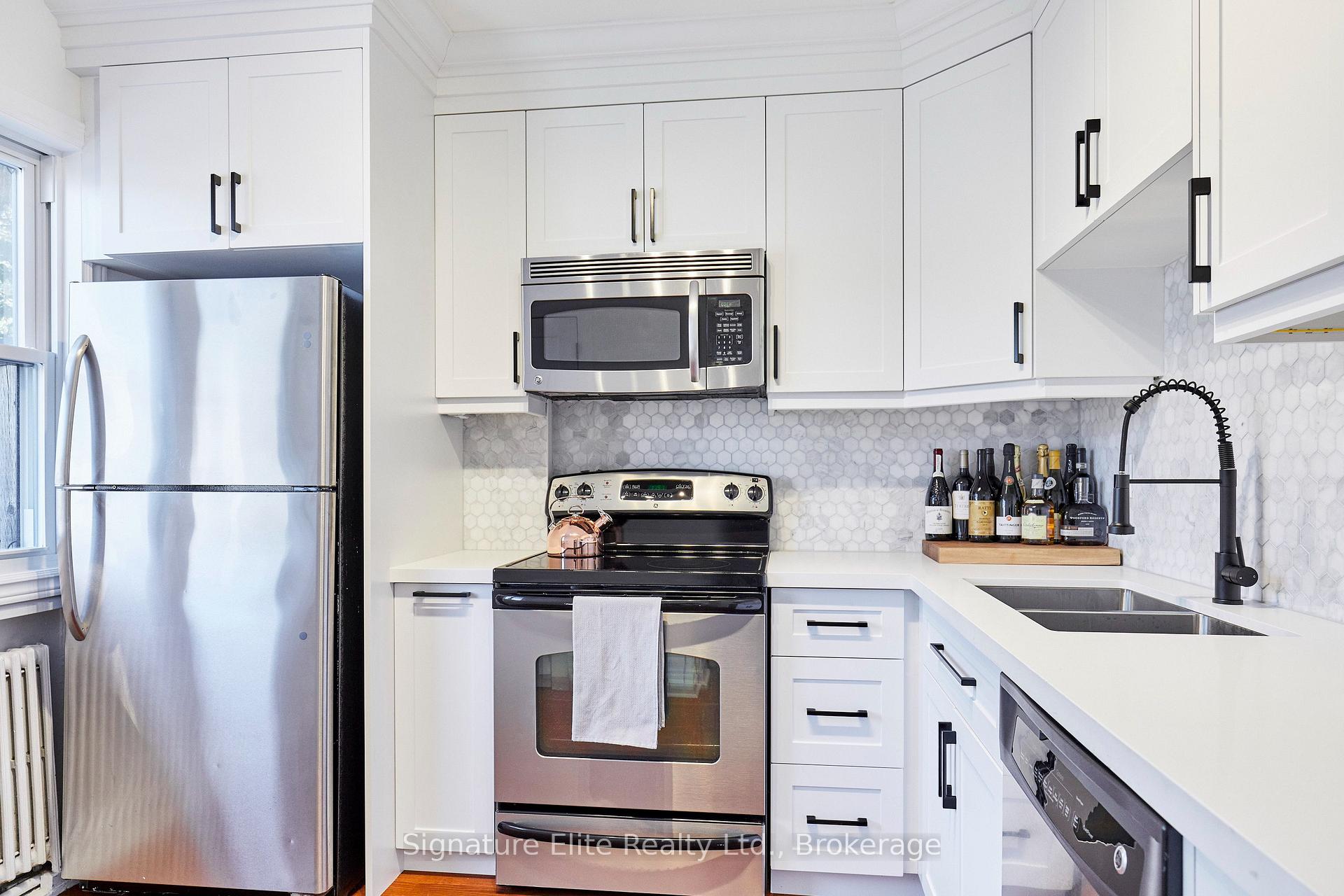 Photo 14 of Unit Upper, 124 Geoffrey Street, Toronto, Roncesvalles — HOMEH