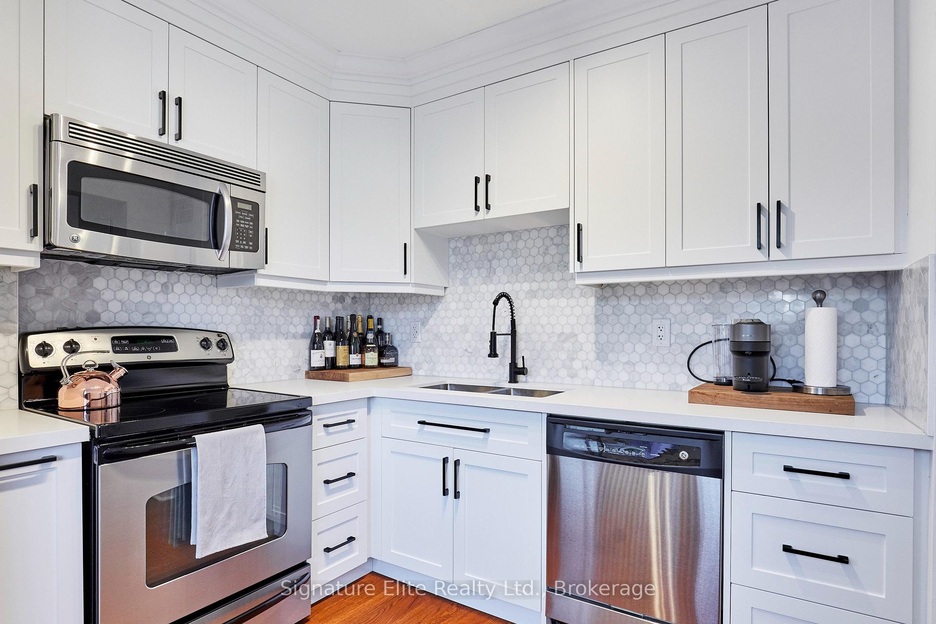 Photo 16 of Unit Upper, 124 Geoffrey Street, Toronto, Roncesvalles — HOMEH