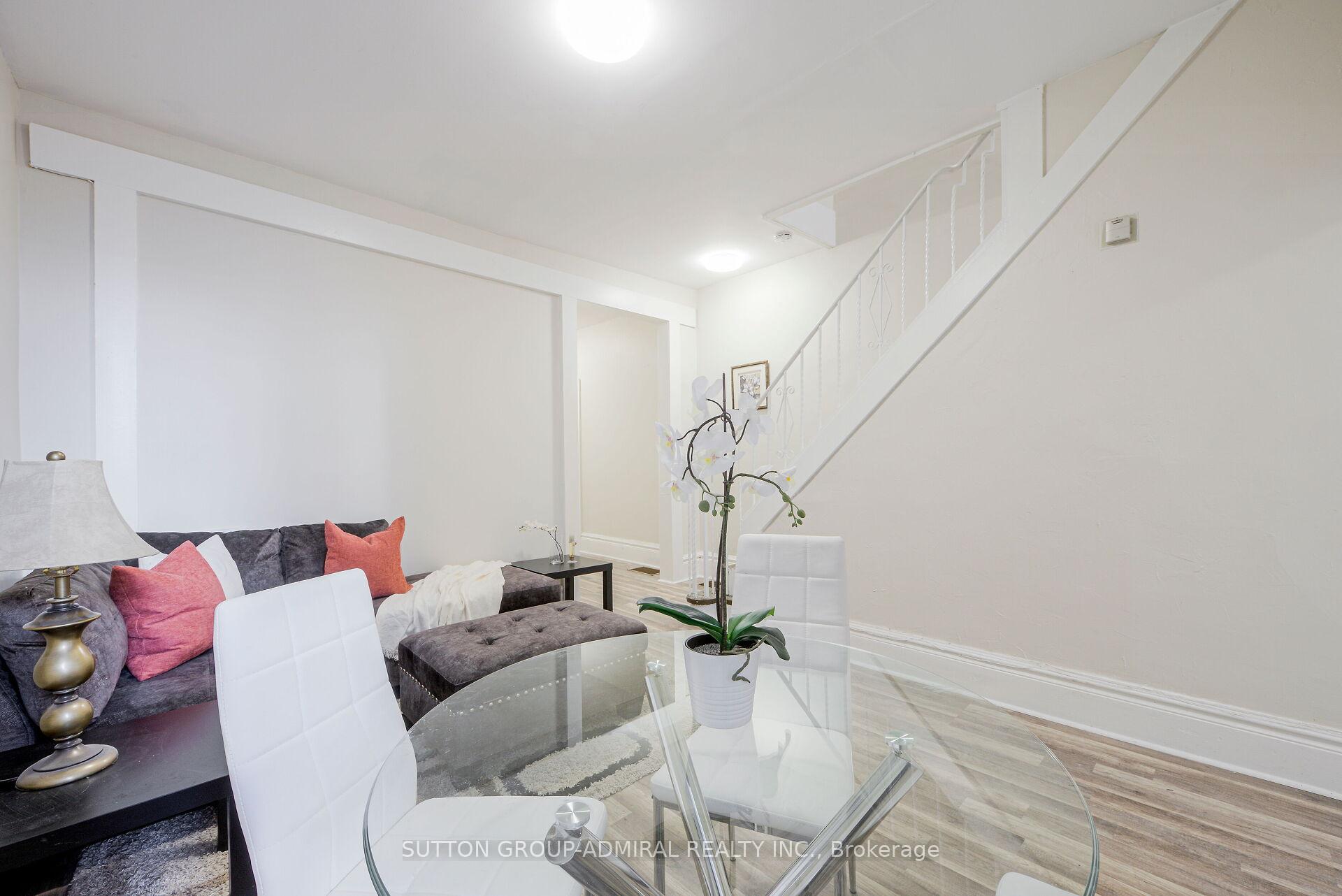 Photo 5 of Unit Upper, 1934 Queen Street E, Toronto, The Beaches — HOMEH