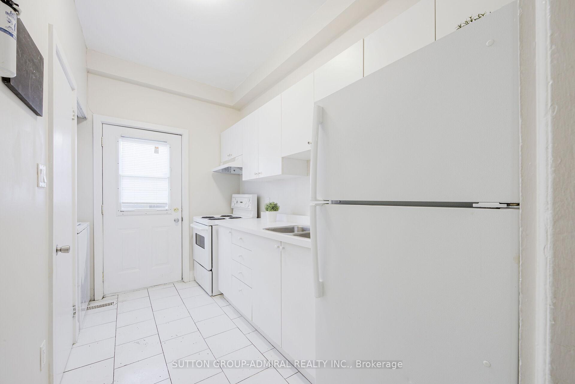 Photo 6 of Unit Upper, 1934 Queen Street E, Toronto, The Beaches — HOMEH