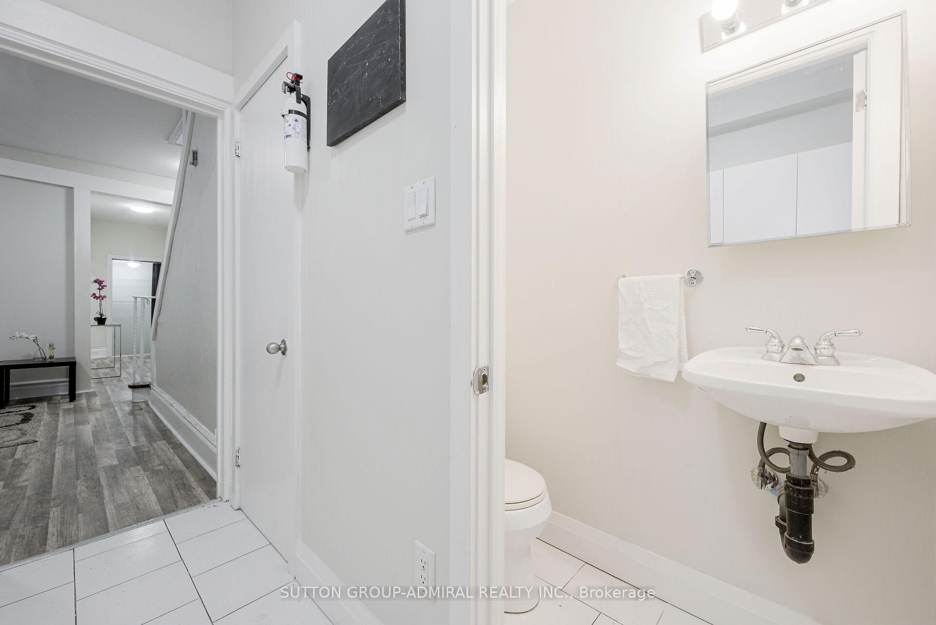 Photo 11 of Unit Upper, 1934 Queen Street E, Toronto, The Beaches — HOMEH
