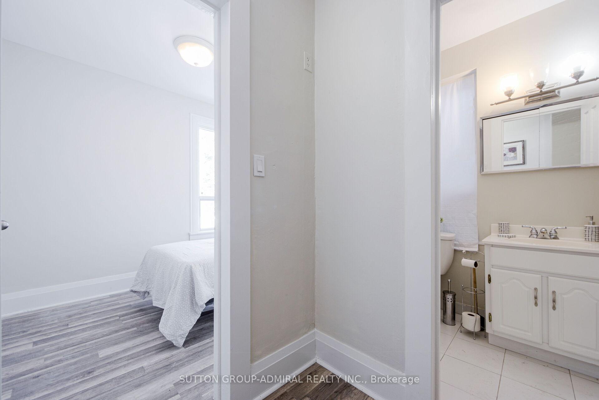 Photo 14 of Unit Upper, 1934 Queen Street E, Toronto, The Beaches — HOMEH