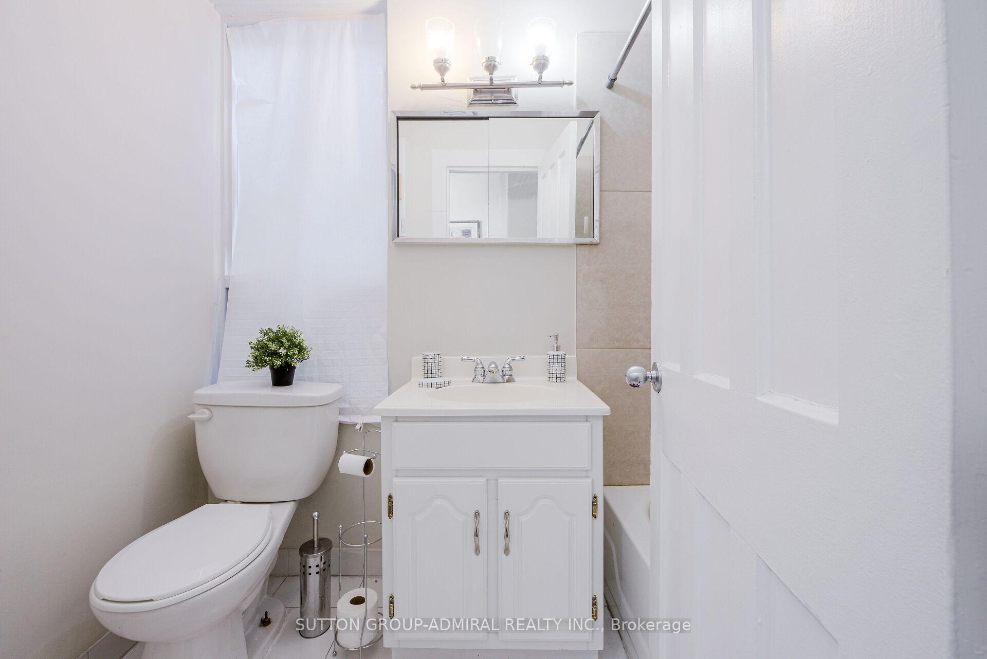 Photo 15 of Unit Upper, 1934 Queen Street E, Toronto, The Beaches — HOMEH
