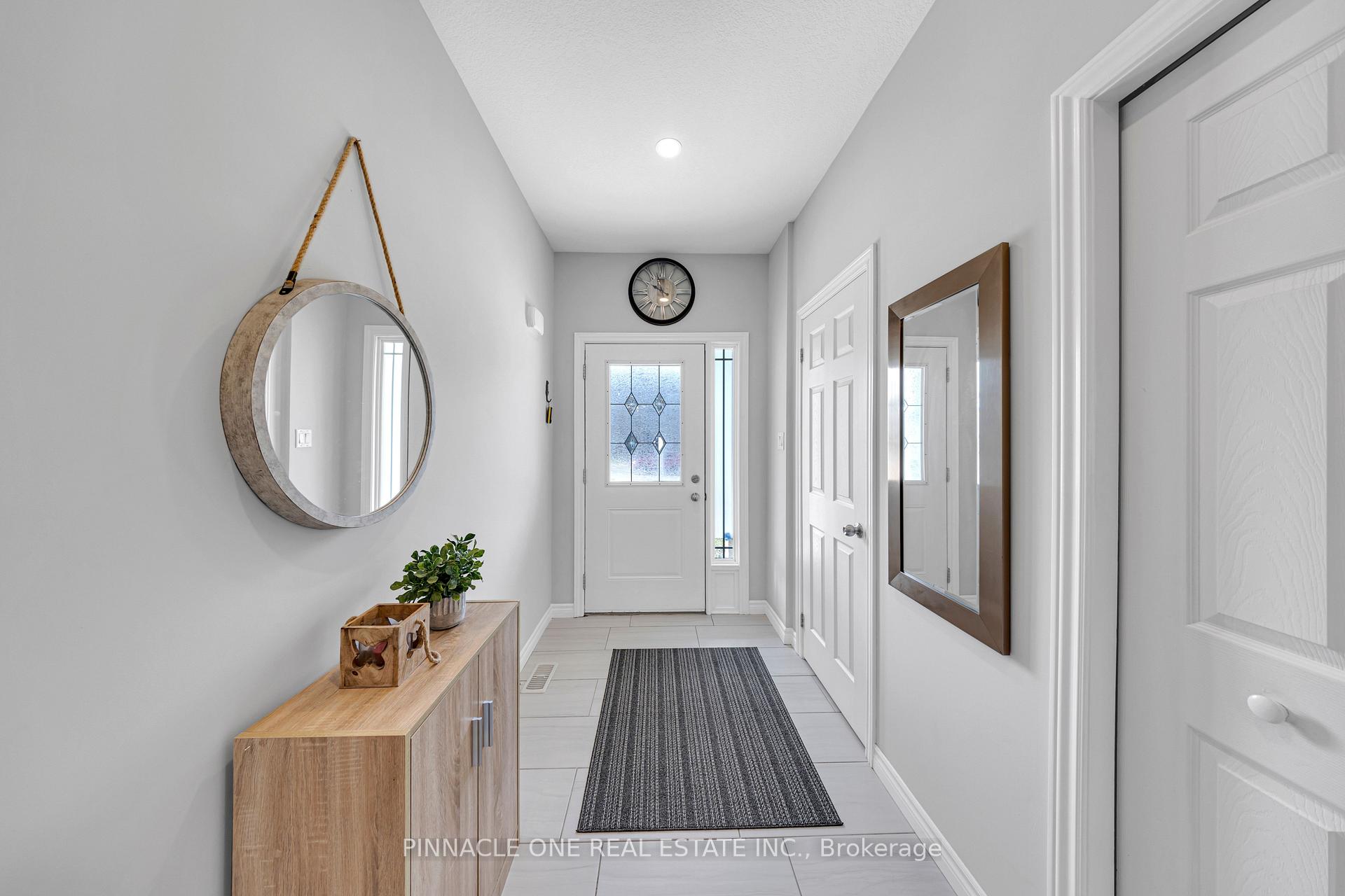 Photo 7 of 7 Mistywood Drive, Hamilton, Stoney Creek Mountain — HOMEH
