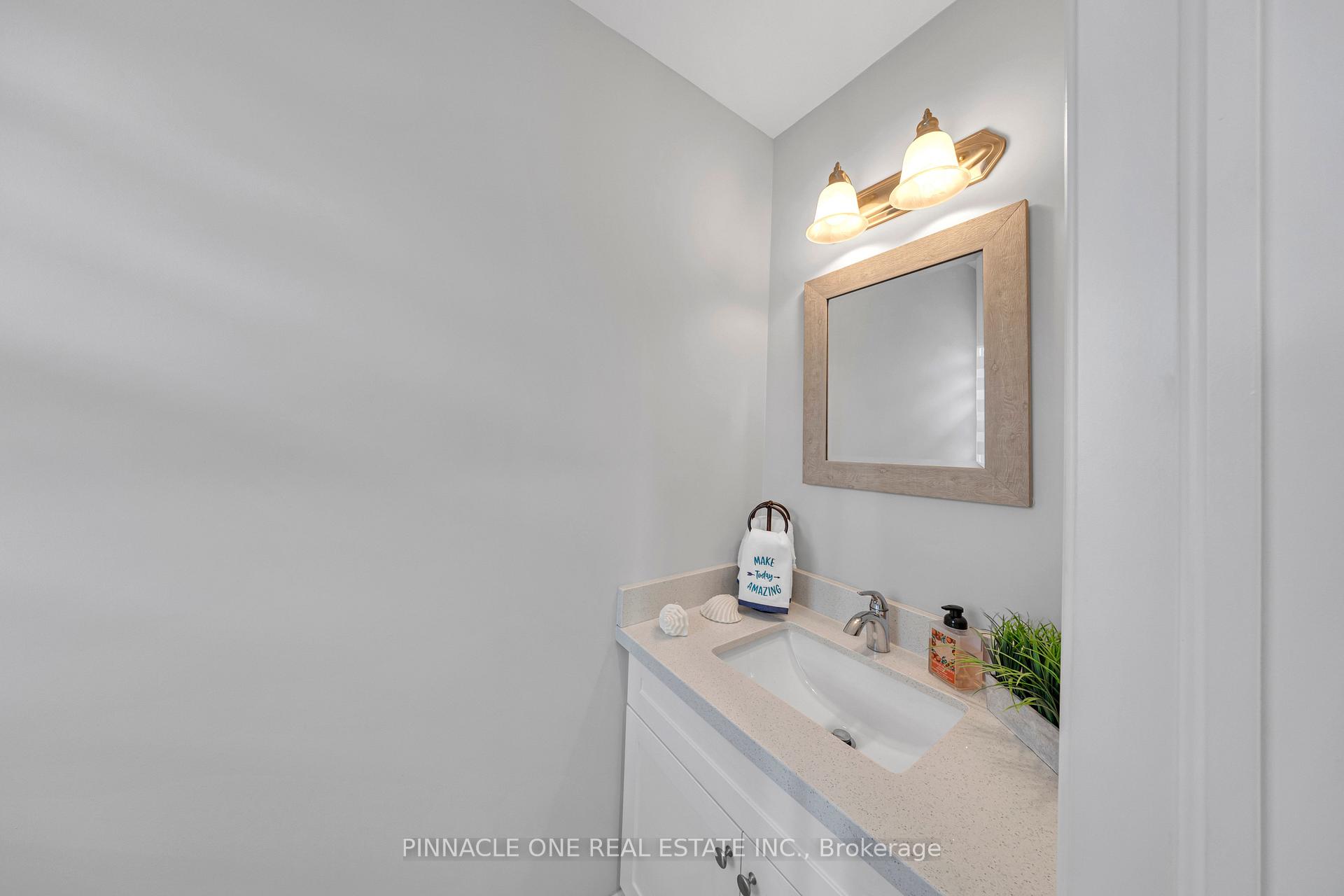 Photo 8 of 7 Mistywood Drive, Hamilton, Stoney Creek Mountain — HOMEH