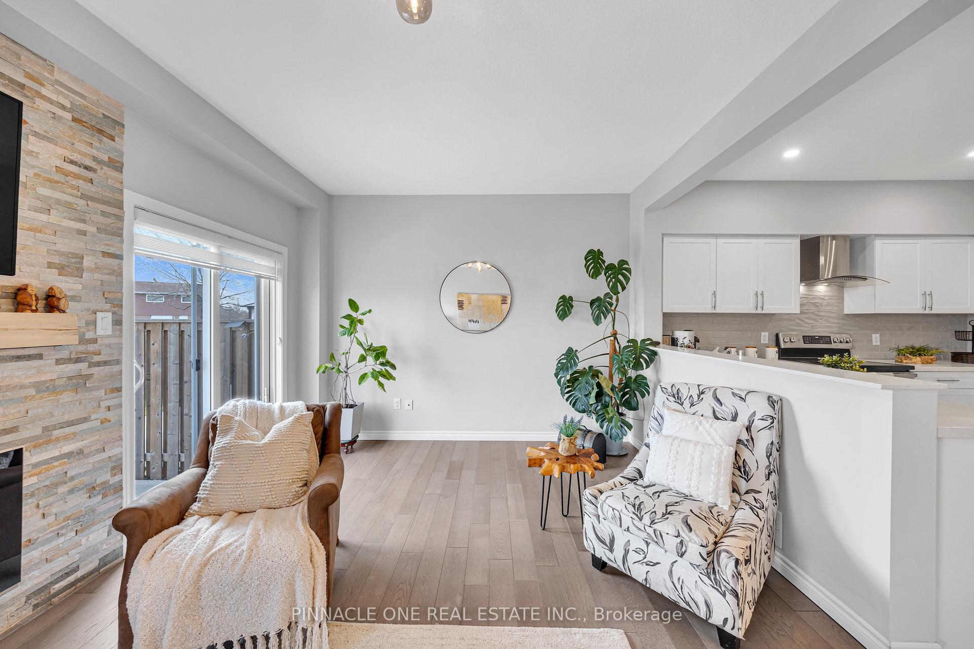 Photo 17 of 7 Mistywood Drive, Hamilton, Stoney Creek Mountain — HOMEH
