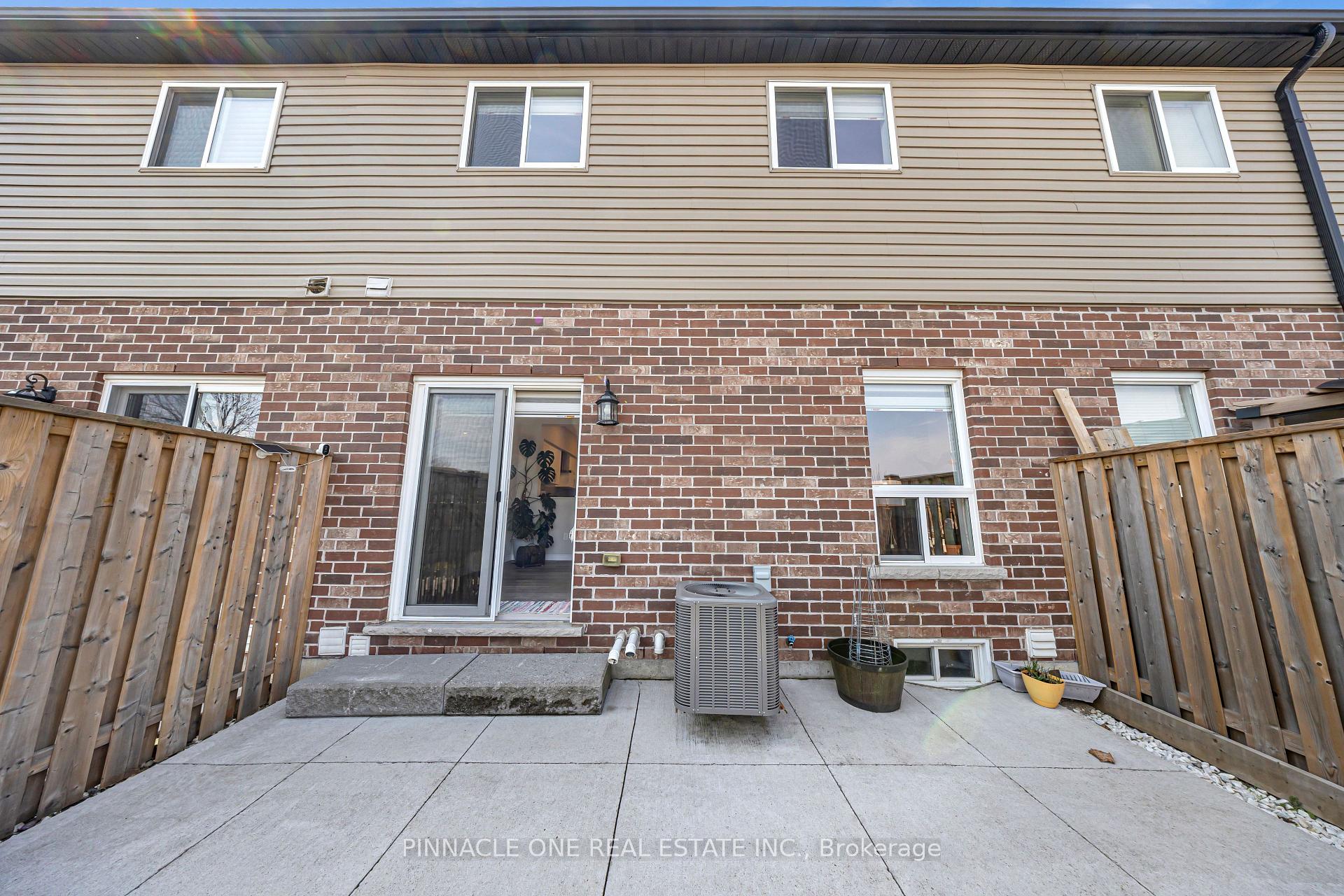 Photo 23 of 7 Mistywood Drive, Hamilton, Stoney Creek Mountain — HOMEH
