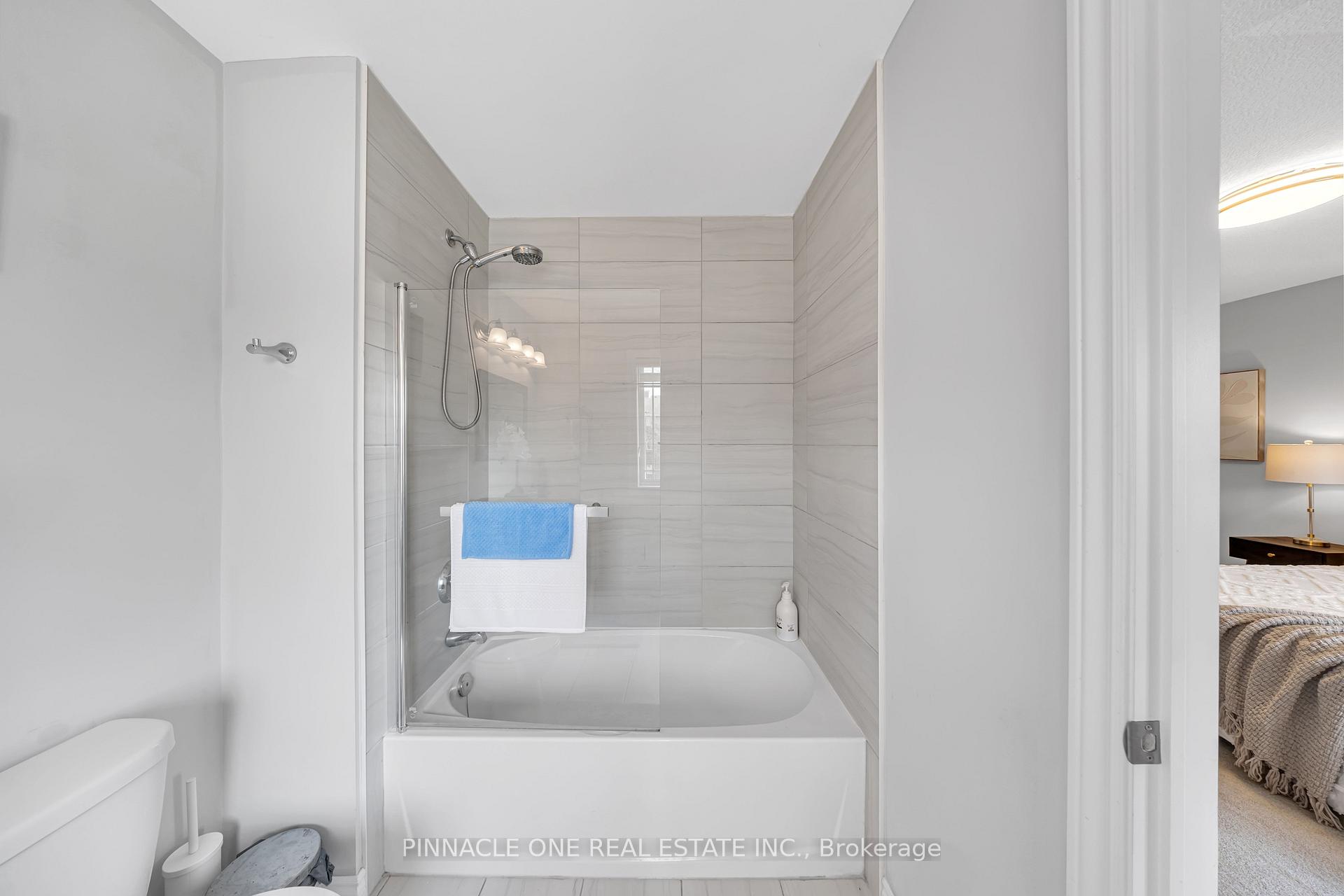 Photo 32 of 7 Mistywood Drive, Hamilton, Stoney Creek Mountain — HOMEH