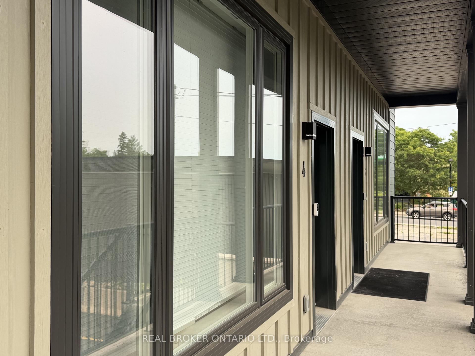 Photo 3 of Unit 4, 8 Clothier Street E, North Grenville, Kemptville — HOMEH