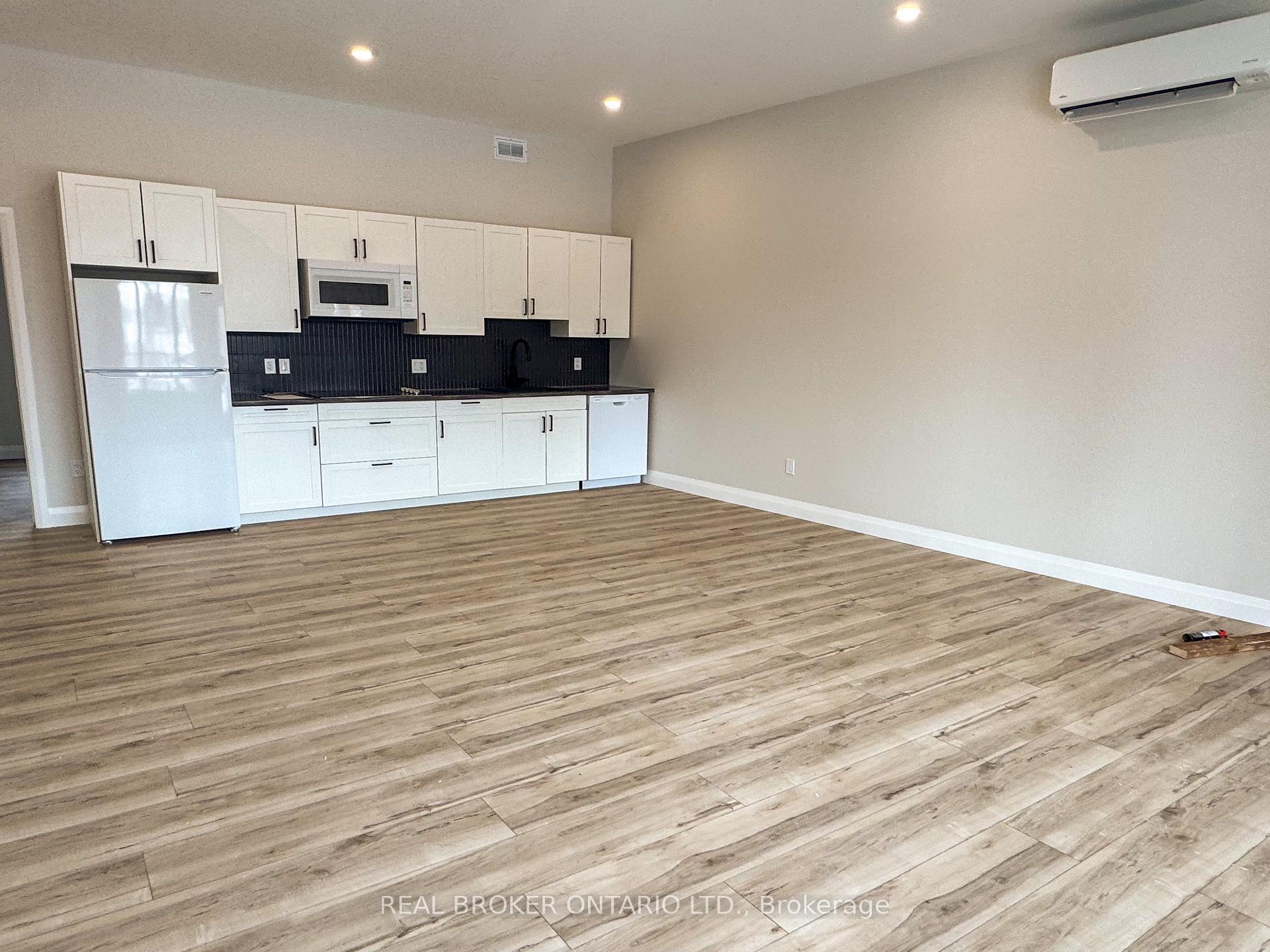 Photo 6 of Unit 4, 8 Clothier Street E, North Grenville, Kemptville — HOMEH