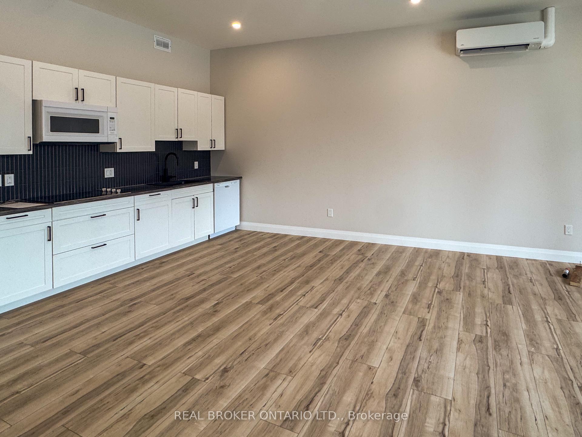 Photo 7 of Unit 4, 8 Clothier Street E, North Grenville, Kemptville — HOMEH
