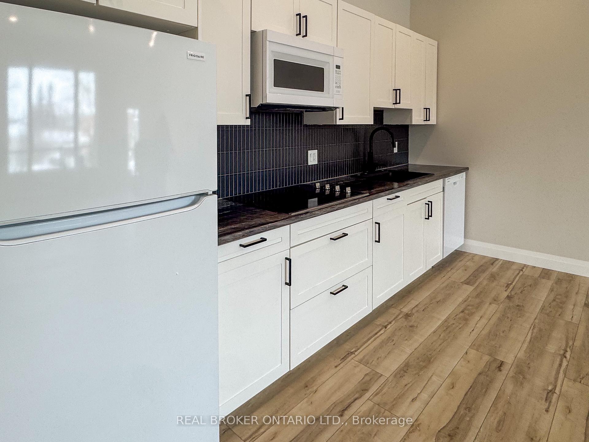 Photo 9 of Unit 4, 8 Clothier Street E, North Grenville, Kemptville — HOMEH