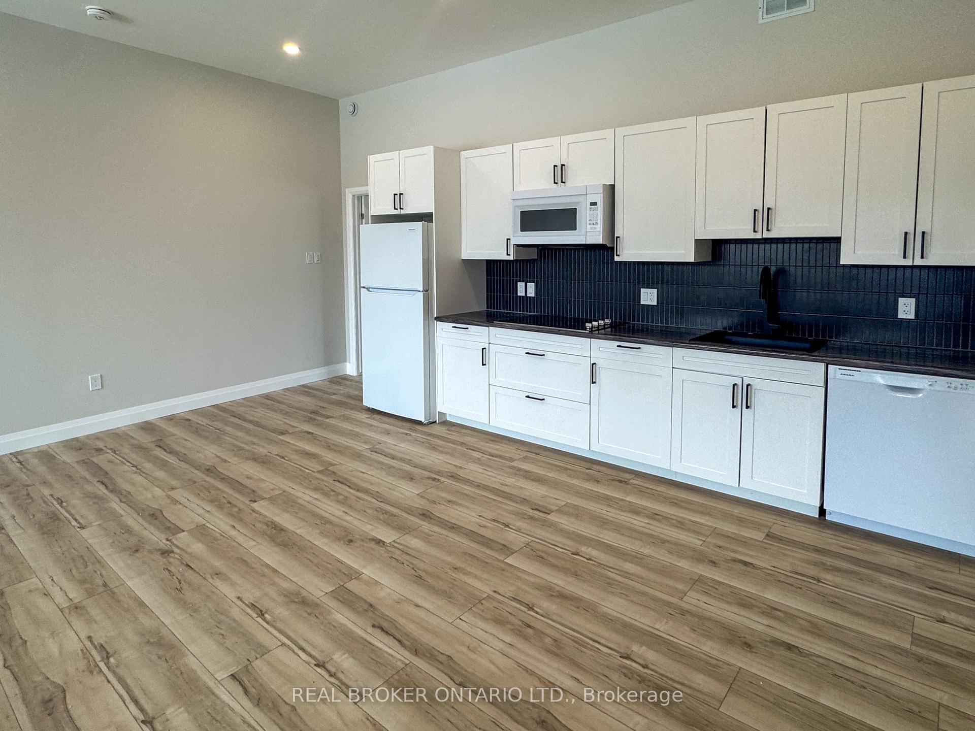 Photo 11 of Unit 4, 8 Clothier Street E, North Grenville, Kemptville — HOMEH