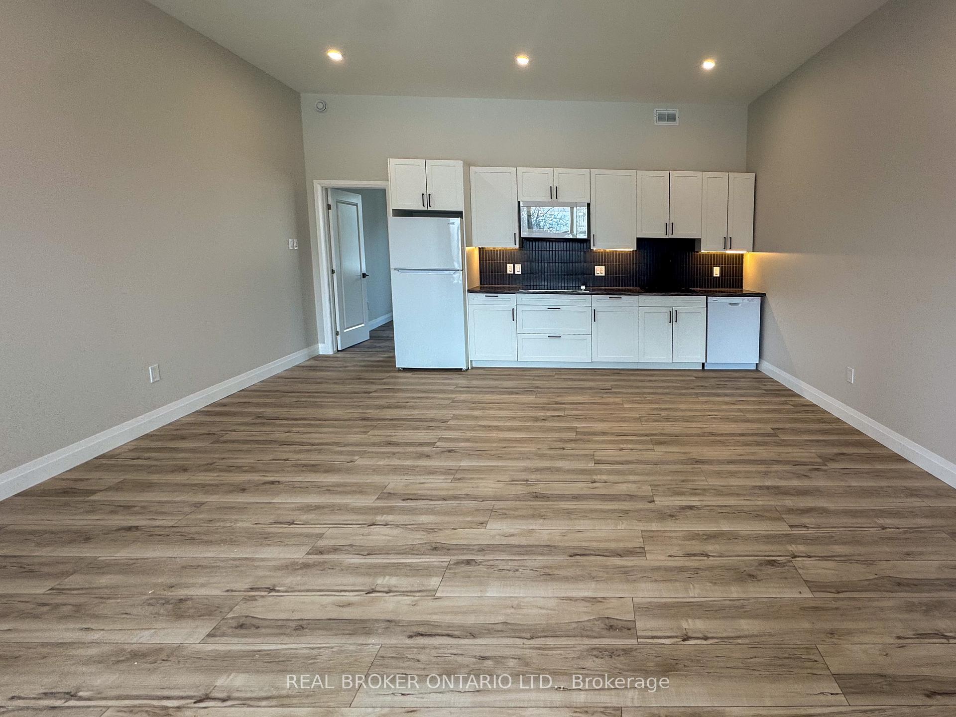 Photo 18 of Unit 4, 8 Clothier Street E, North Grenville, Kemptville — HOMEH
