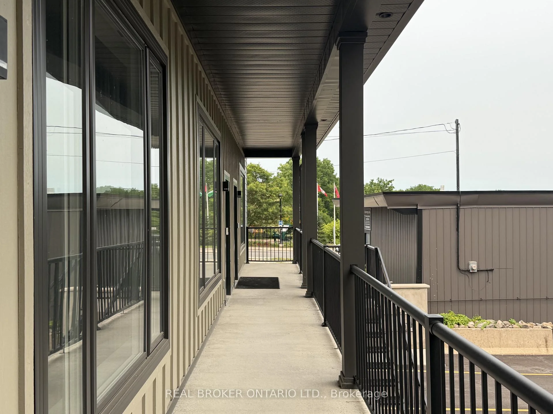 Photo 2 of Unit 4, 8 Clothier Street E, North Grenville, Kemptville — HOMEH