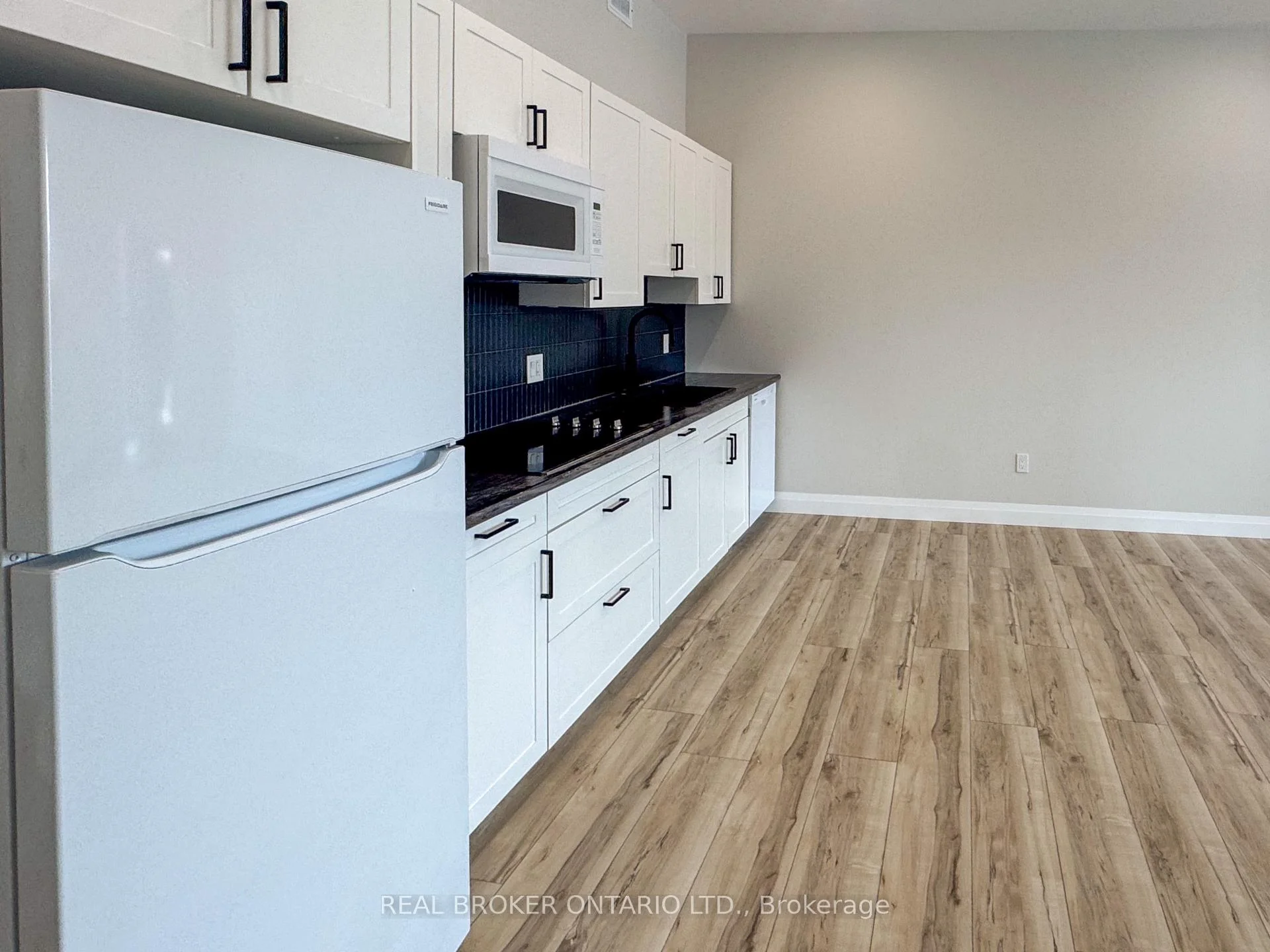 Photo 8 of Unit 4, 8 Clothier Street E, North Grenville, Kemptville — HOMEH