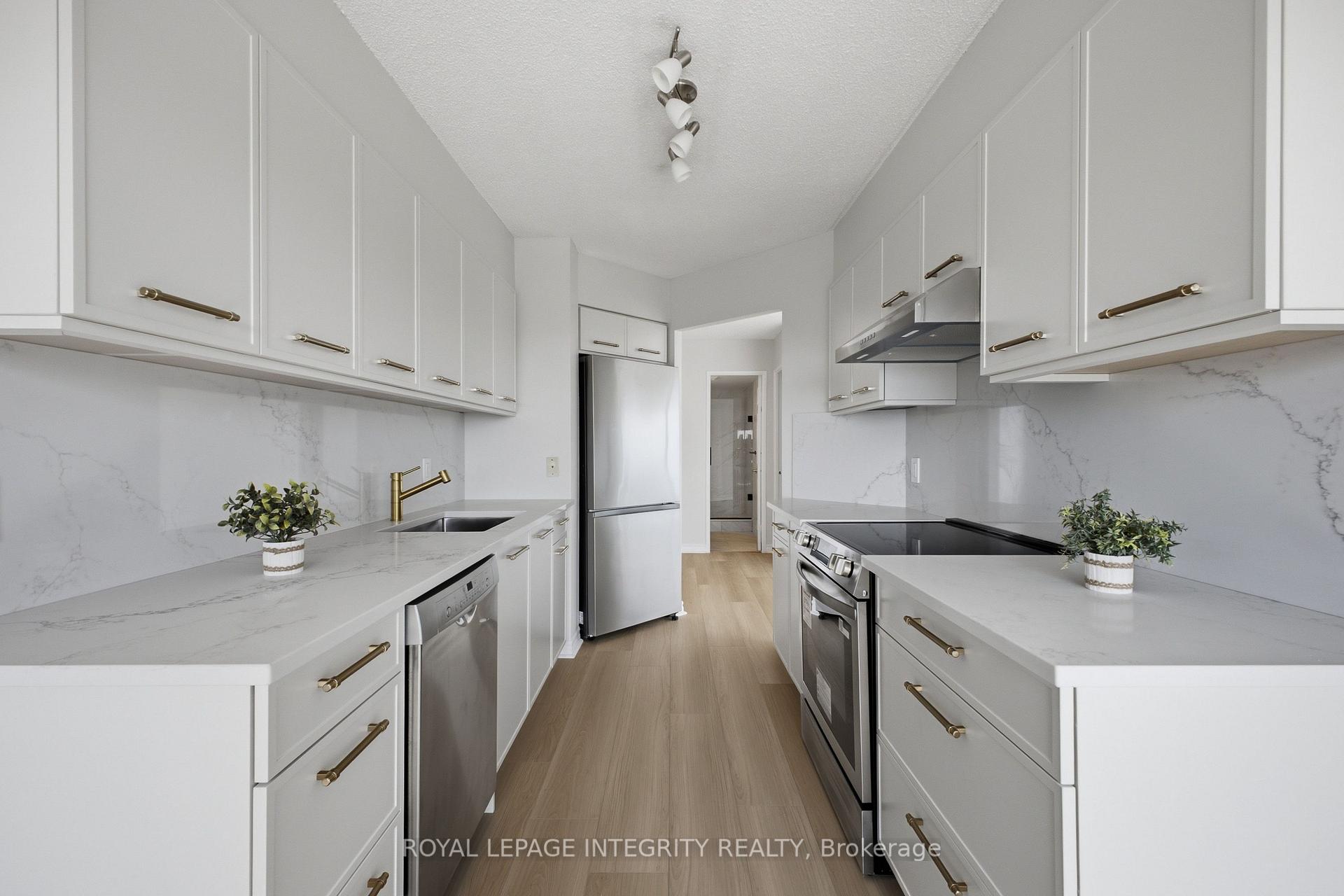 Photo 8 of Unit 1207, 545 St Laurent Boulevard, Ottawa, Viscount Alexander Park — HOMEH