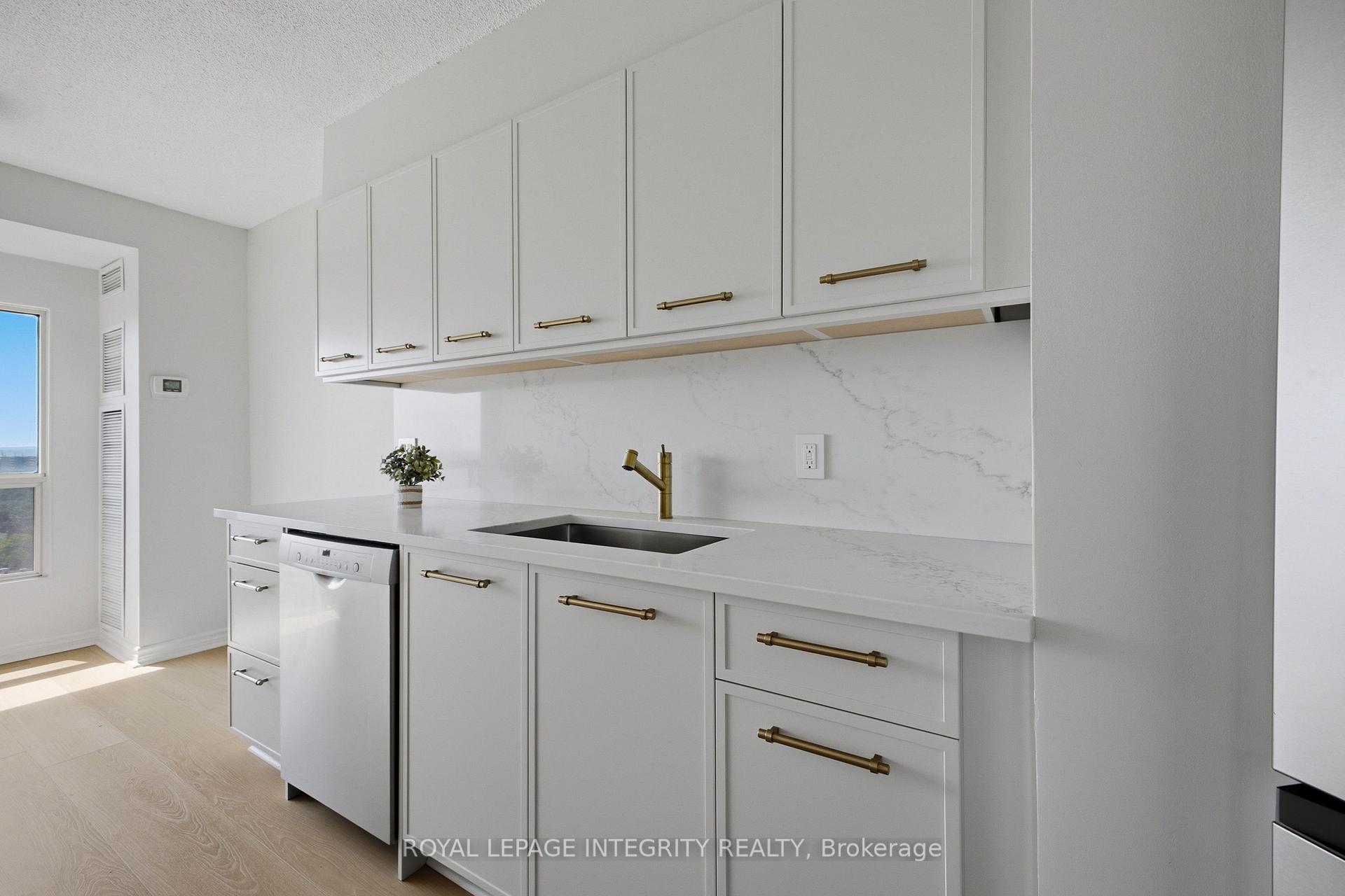 Photo 9 of Unit 1207, 545 St Laurent Boulevard, Ottawa, Viscount Alexander Park — HOMEH