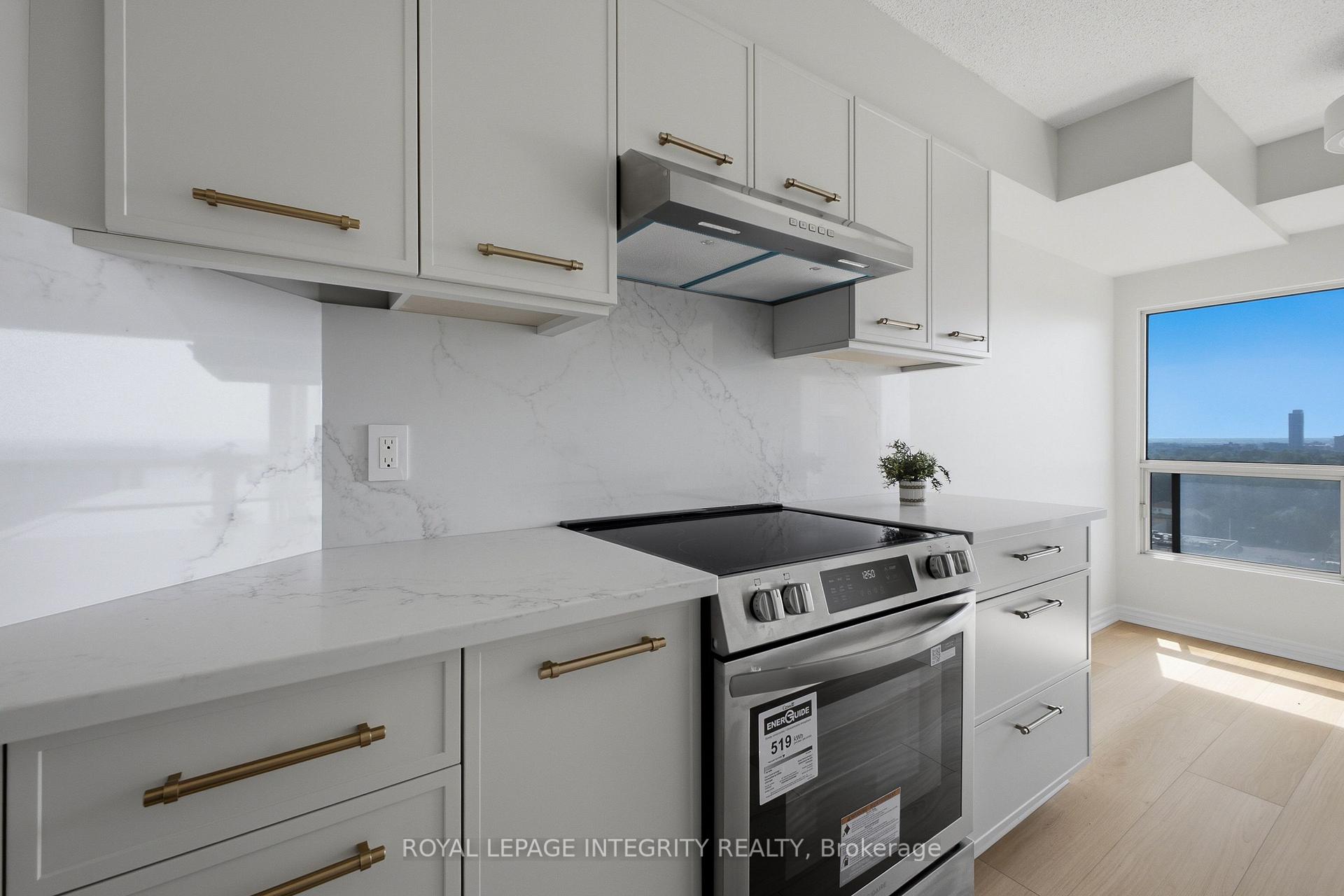 Photo 10 of Unit 1207, 545 St Laurent Boulevard, Ottawa, Viscount Alexander Park — HOMEH