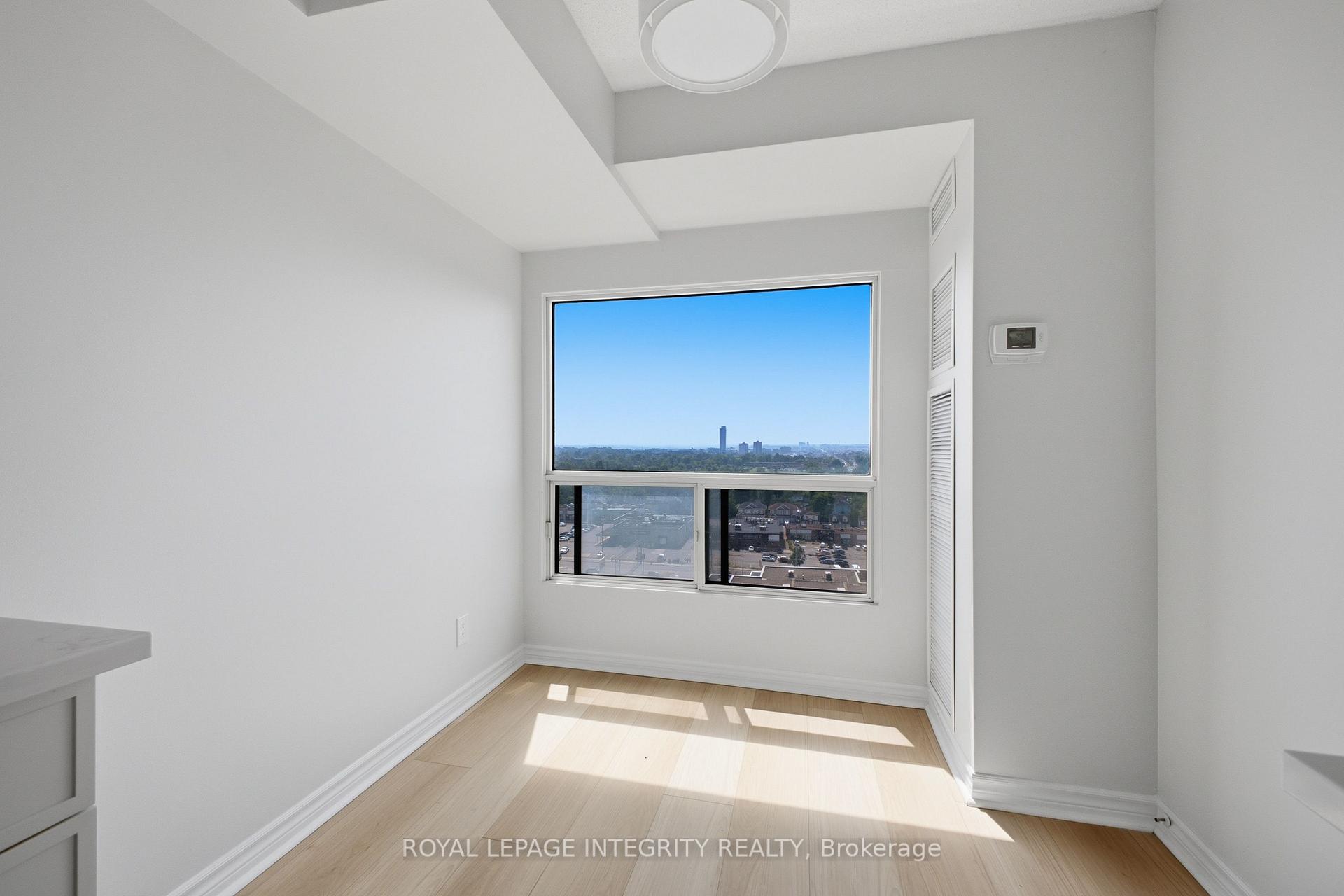 Photo 11 of Unit 1207, 545 St Laurent Boulevard, Ottawa, Viscount Alexander Park — HOMEH