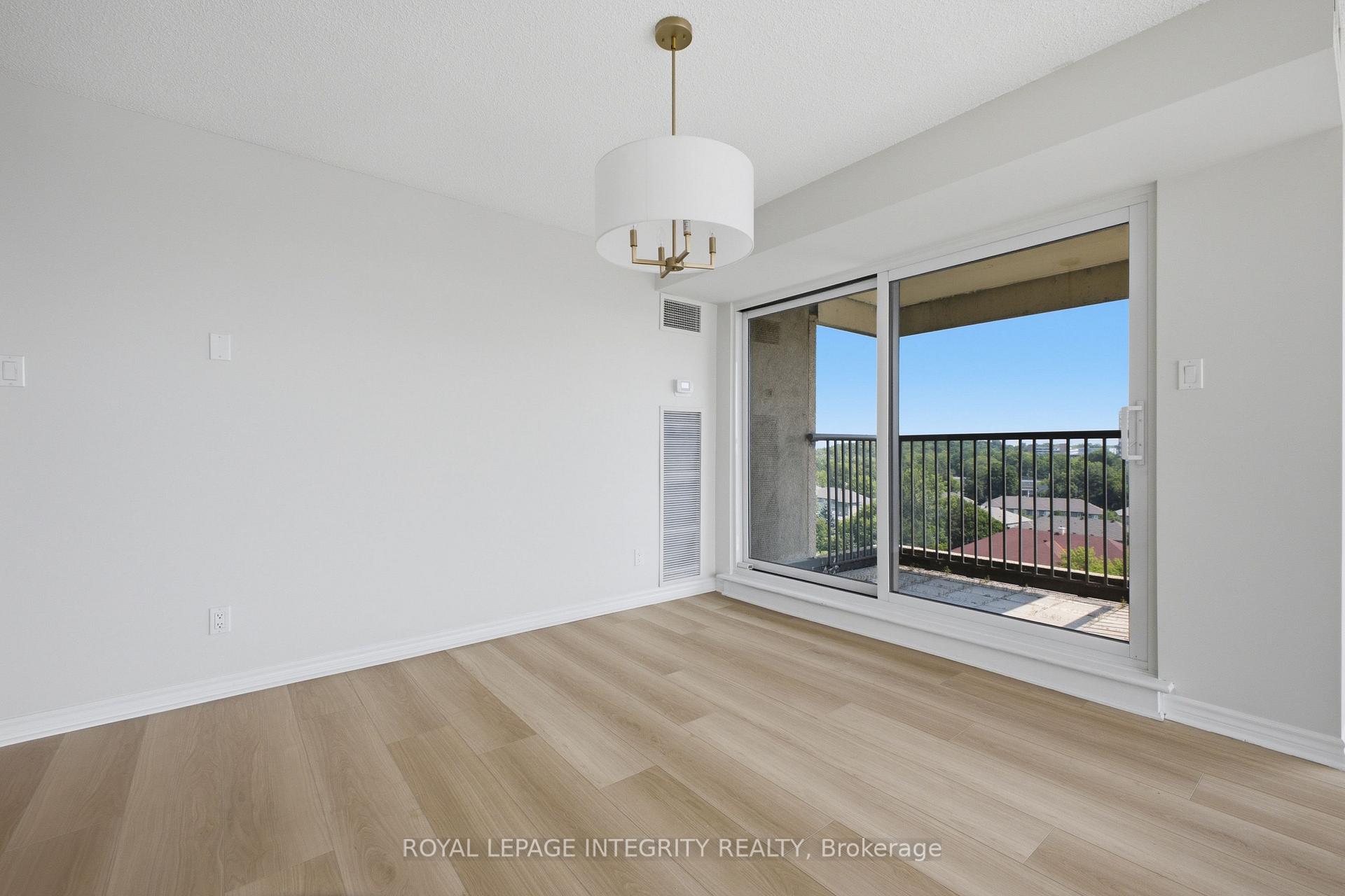 Photo 19 of Unit 1207, 545 St Laurent Boulevard, Ottawa, Viscount Alexander Park — HOMEH