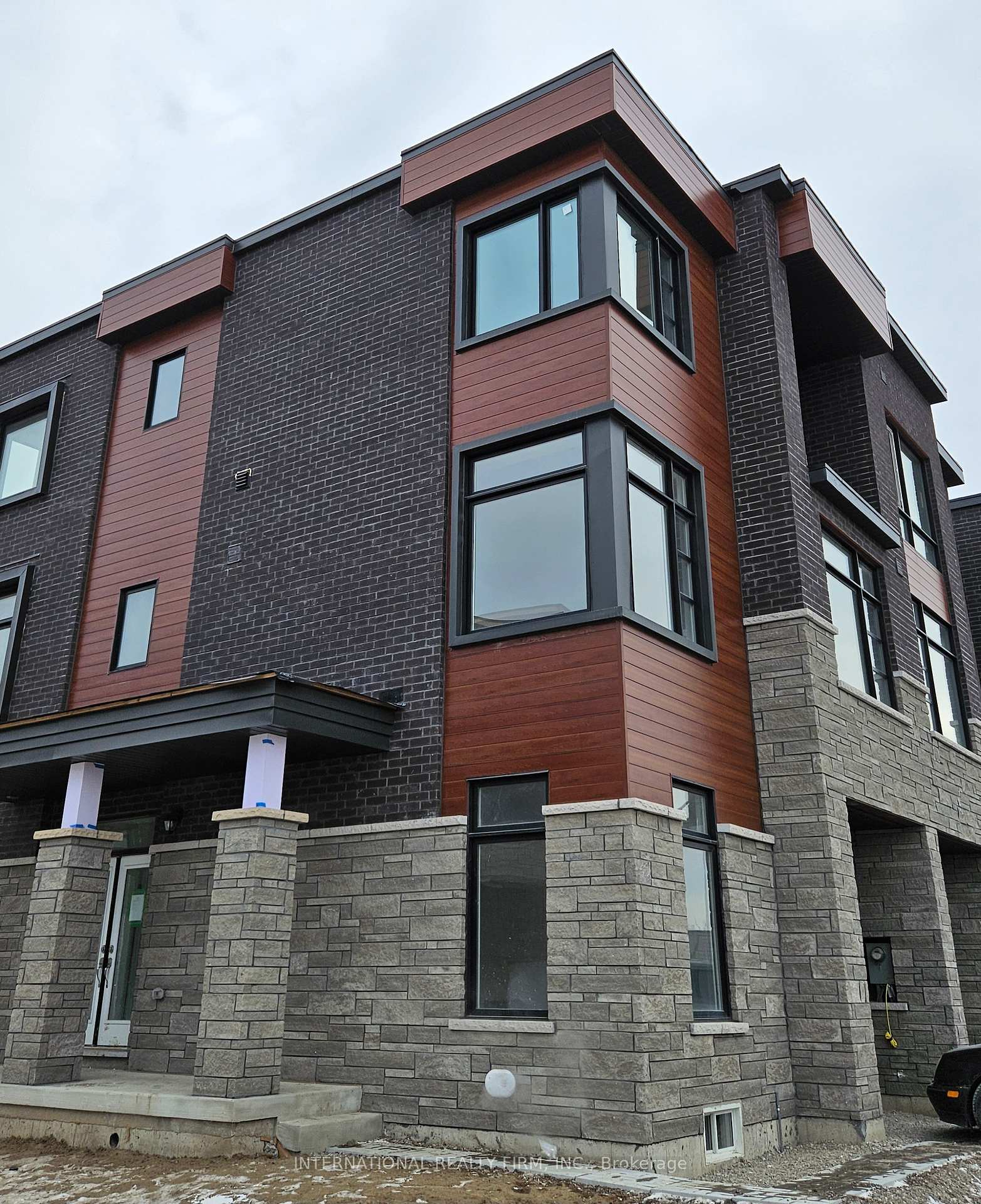 Photo 2 of 146 Wascana Road, Vaughan, Kleinburg — HOMEH