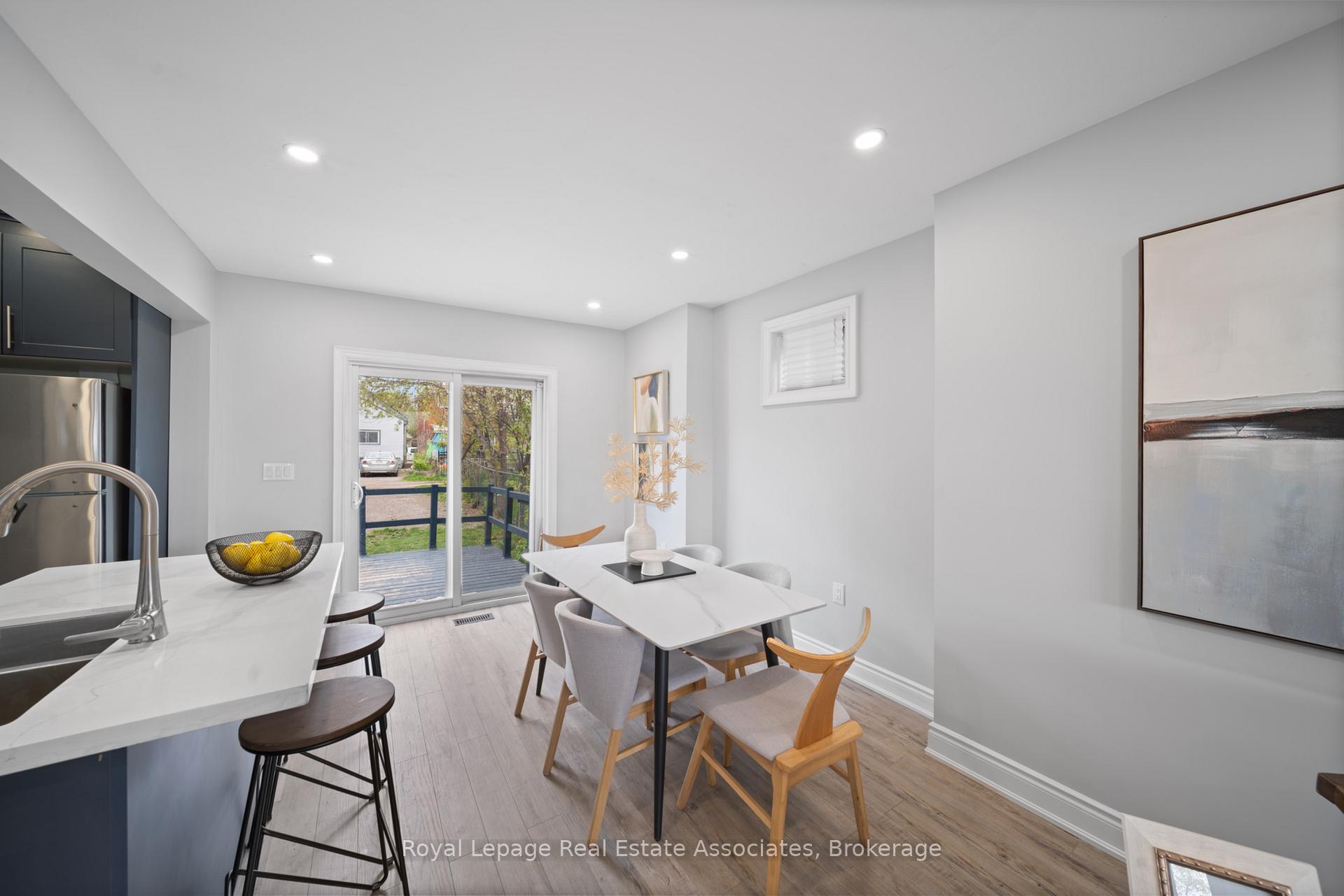 Photo 6 of 305 Weir Street N, Hamilton, Homeside — HOMEH