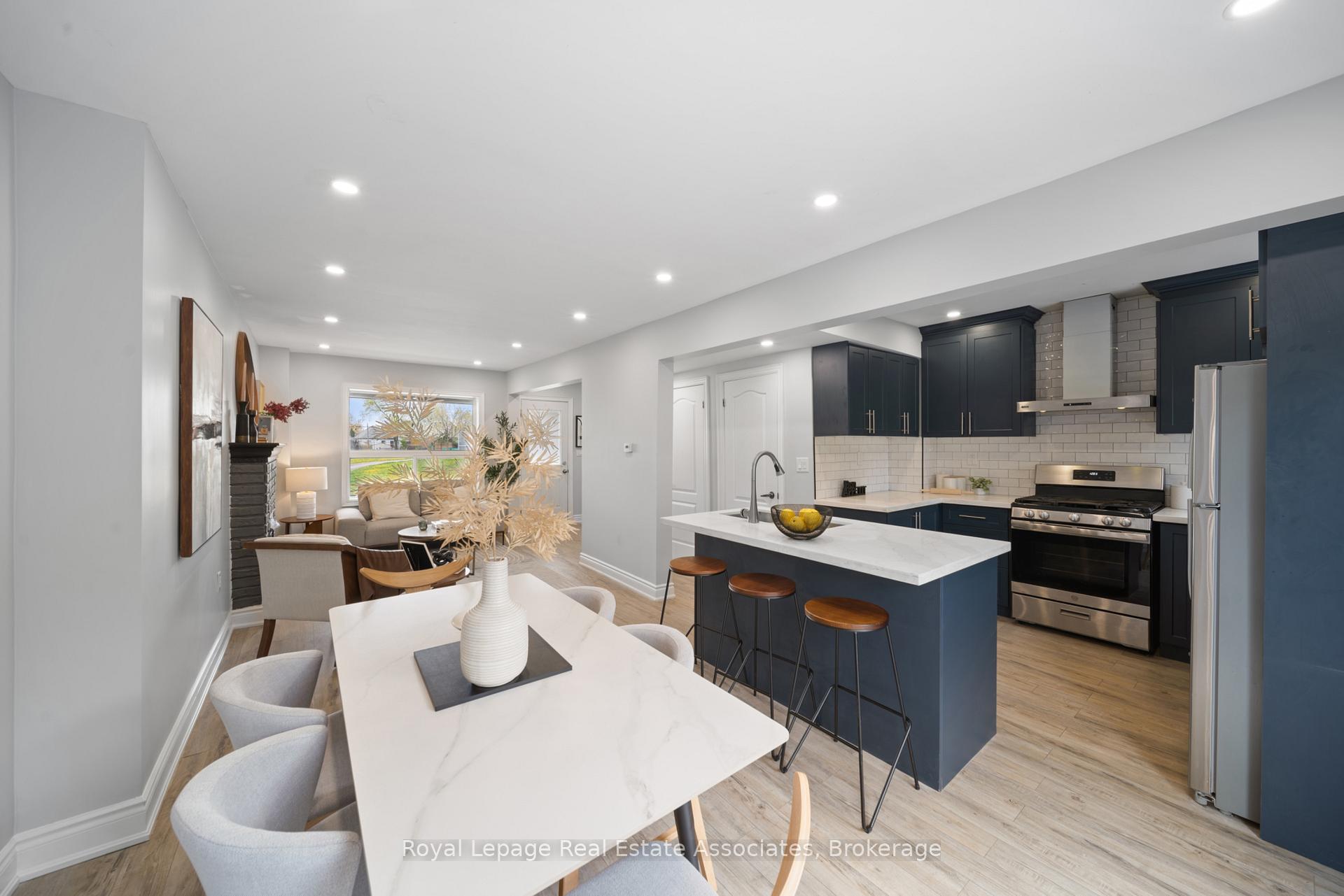 Photo 7 of 305 Weir Street N, Hamilton, Homeside — HOMEH