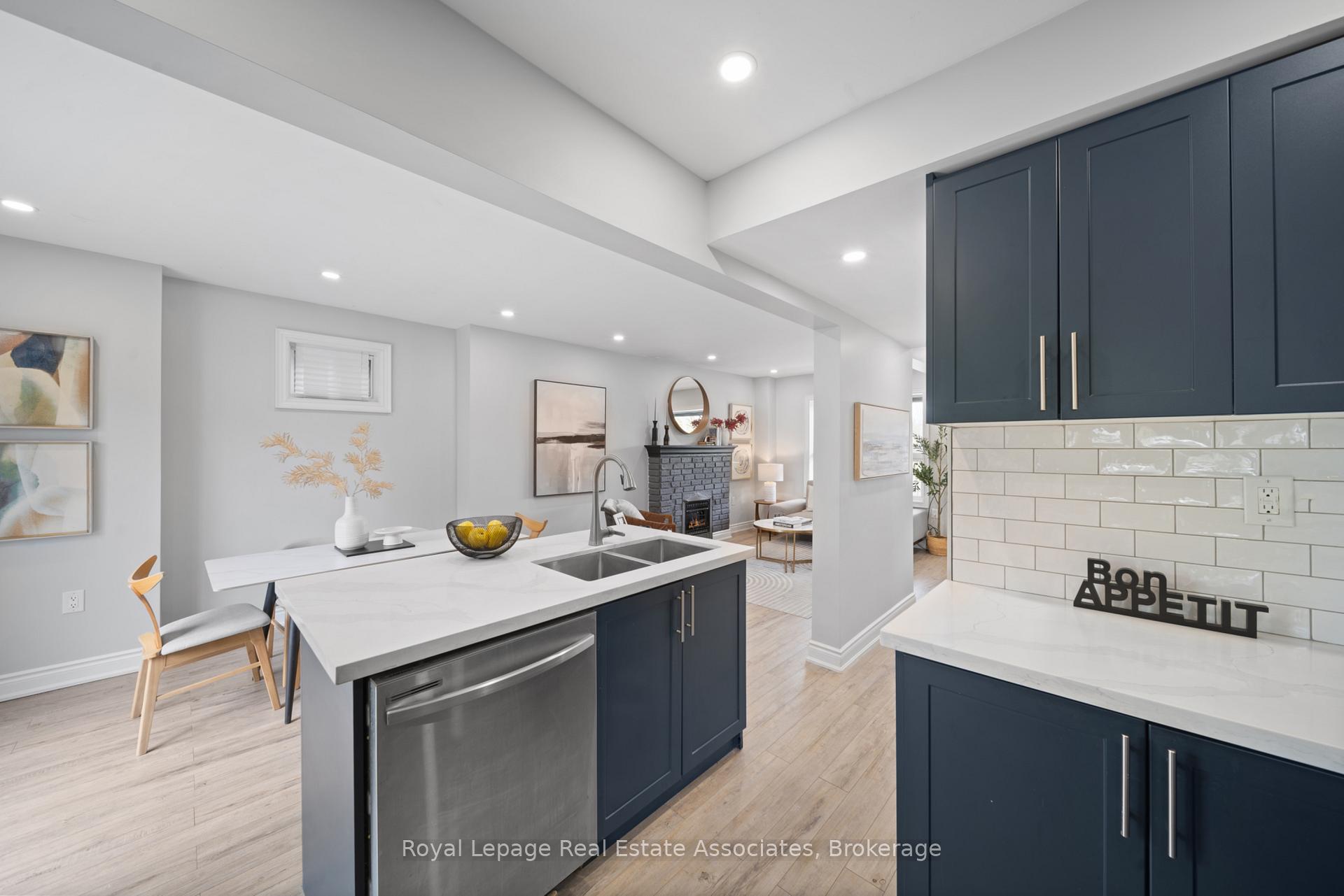 Photo 8 of 305 Weir Street N, Hamilton, Homeside — HOMEH