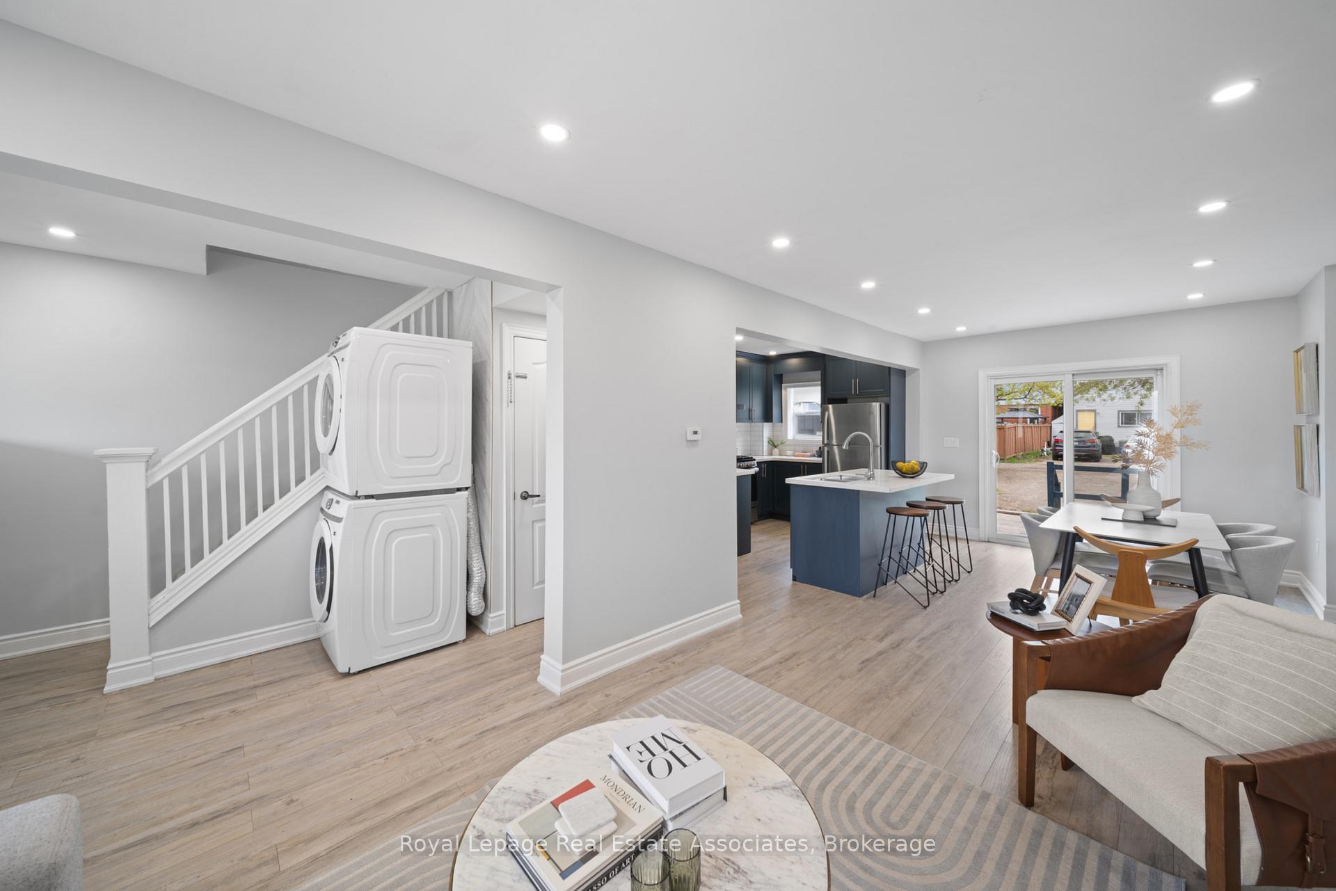 Photo 9 of 305 Weir Street N, Hamilton, Homeside — HOMEH