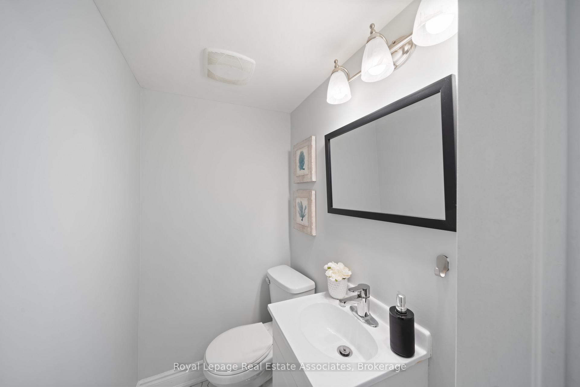 Photo 10 of 305 Weir Street N, Hamilton, Homeside — HOMEH