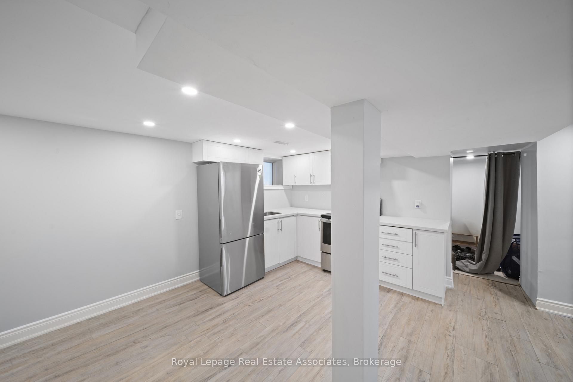 Photo 18 of 305 Weir Street N, Hamilton, Homeside — HOMEH